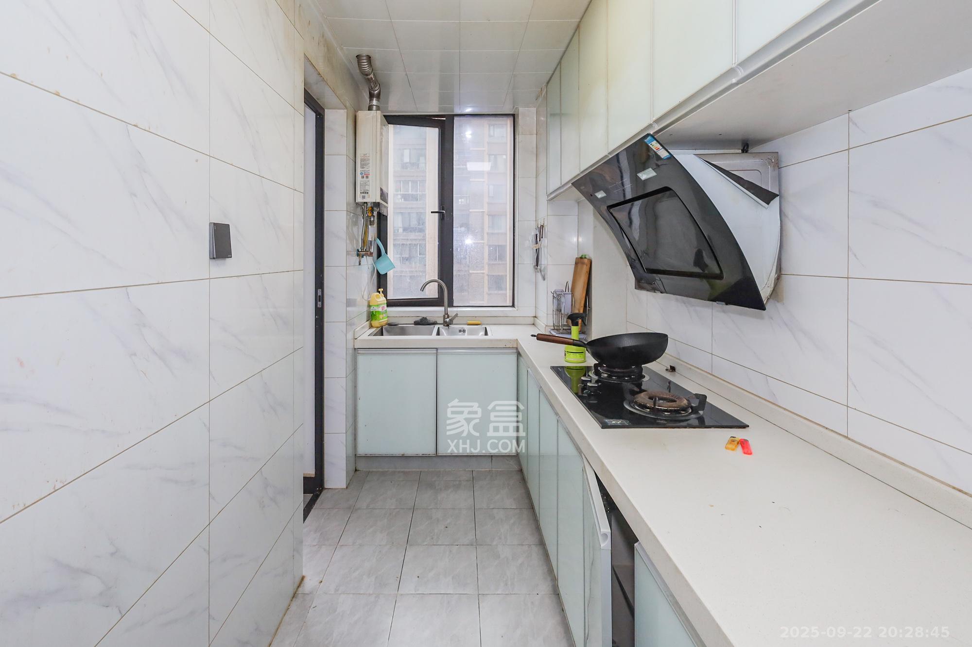 协信星澜汇 4室2厅2卫 172.0万 协信星澜汇 4室2厅2卫 172.0万厨房