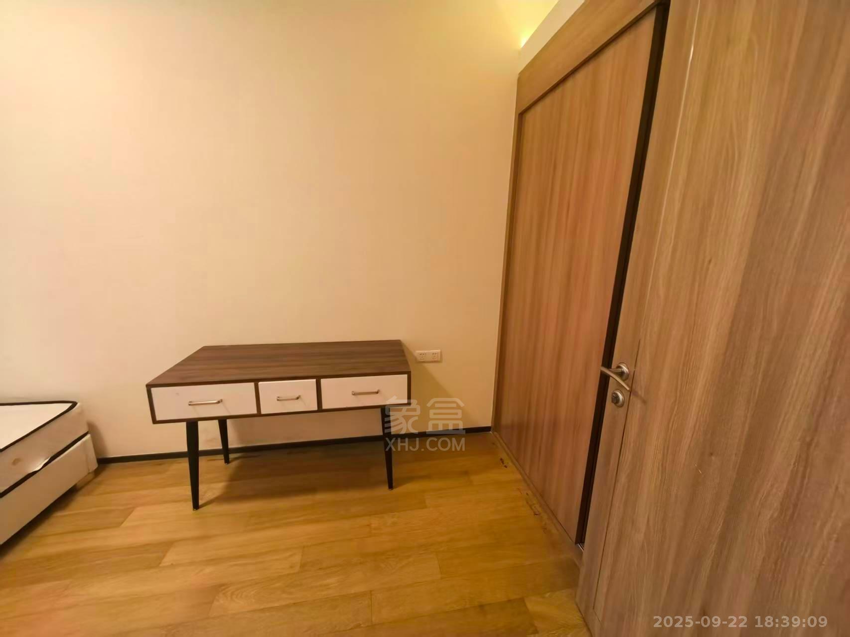 恒大御景湾 1室1厅1卫 1300.0元/月 恒大御景湾 1室1厅1卫 1300.0元/月室内图