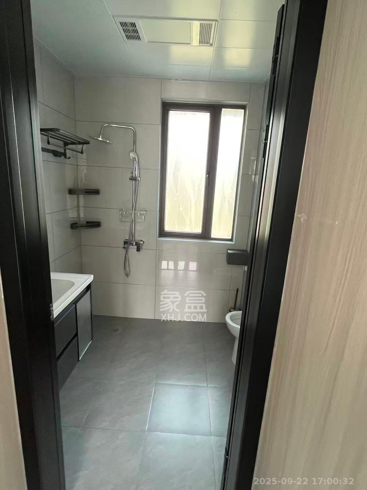 惠天然梅岭国际  4室2厅2卫    3300.0元/月室内图