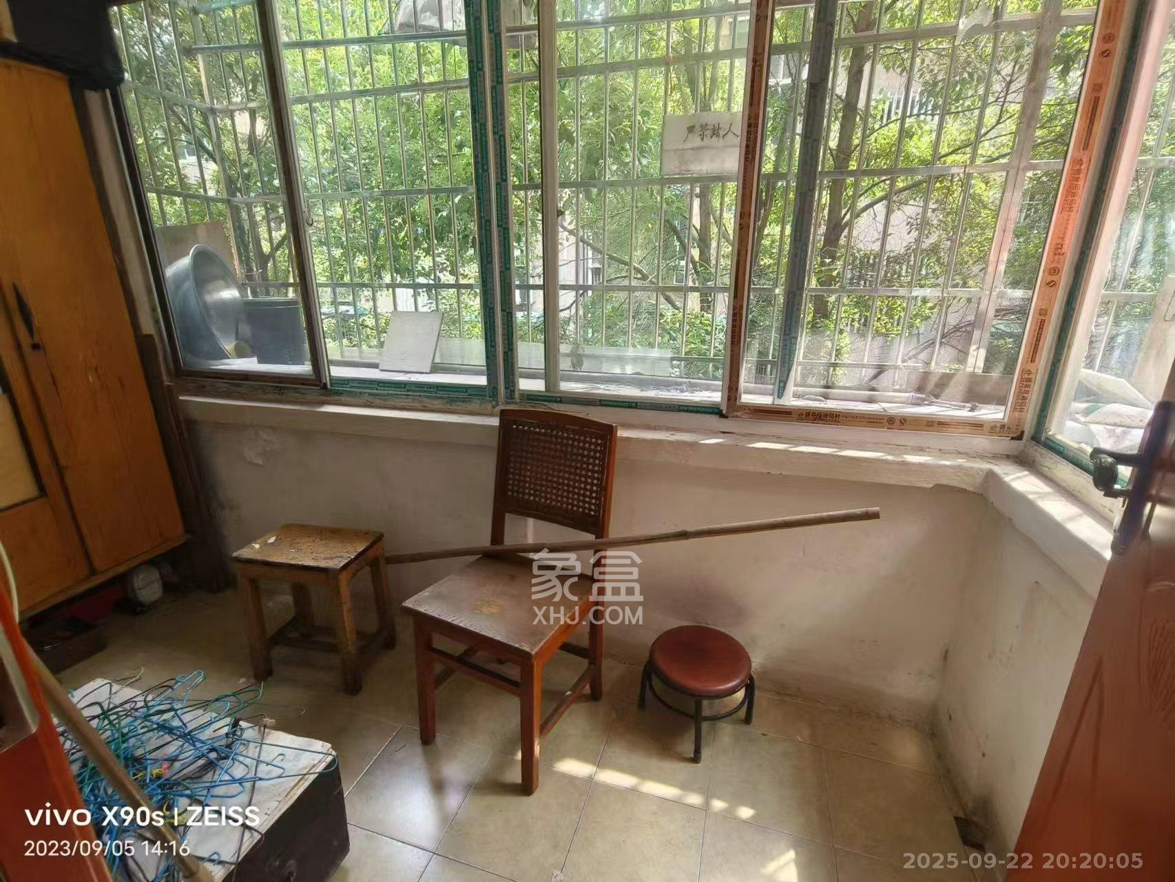 牛角塘社区  3室2厅1卫    1600.0元/月室内图