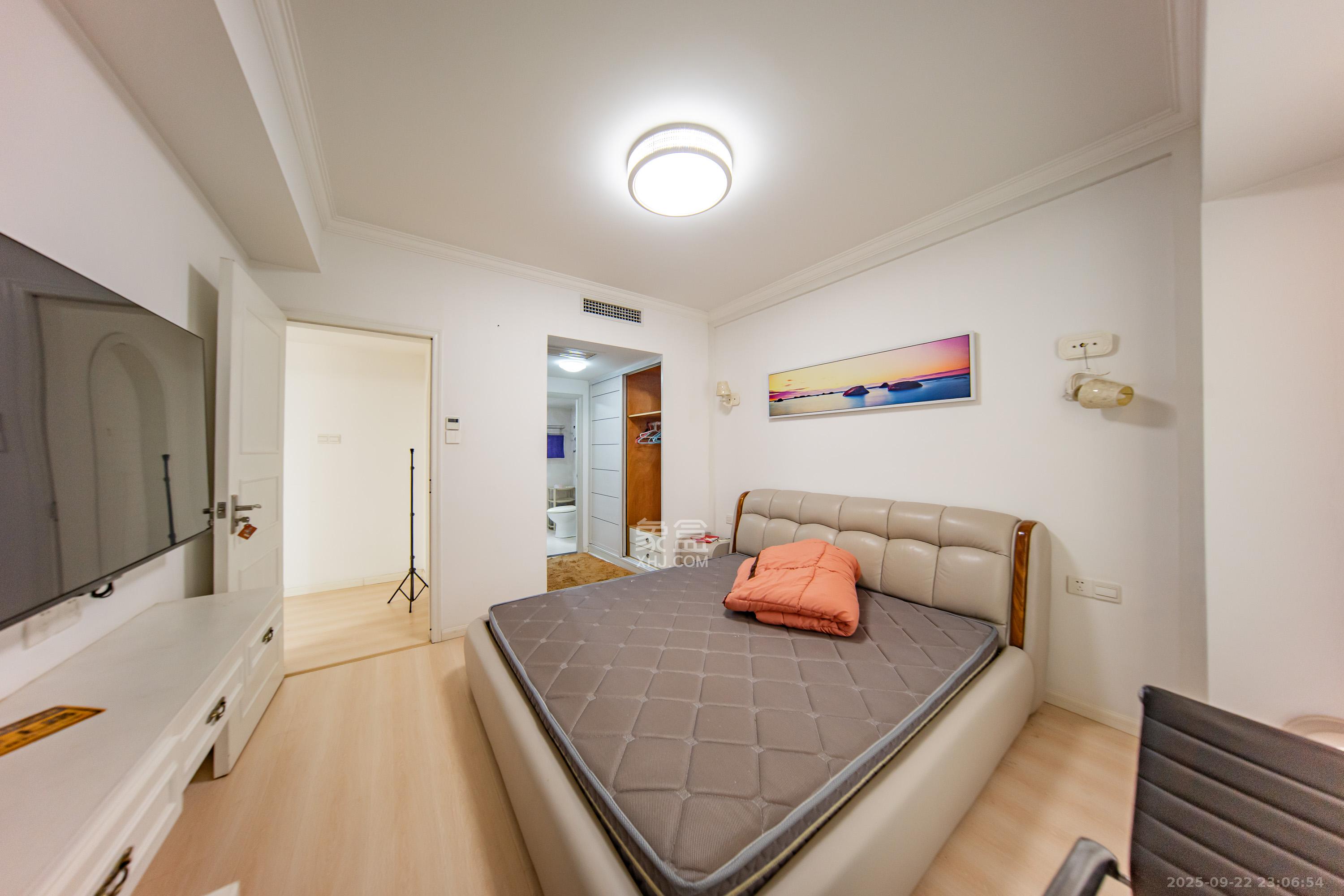 米兰春天 4室2厅2卫 85.0万 米兰春天 4室2厅2卫 85.0万卧室