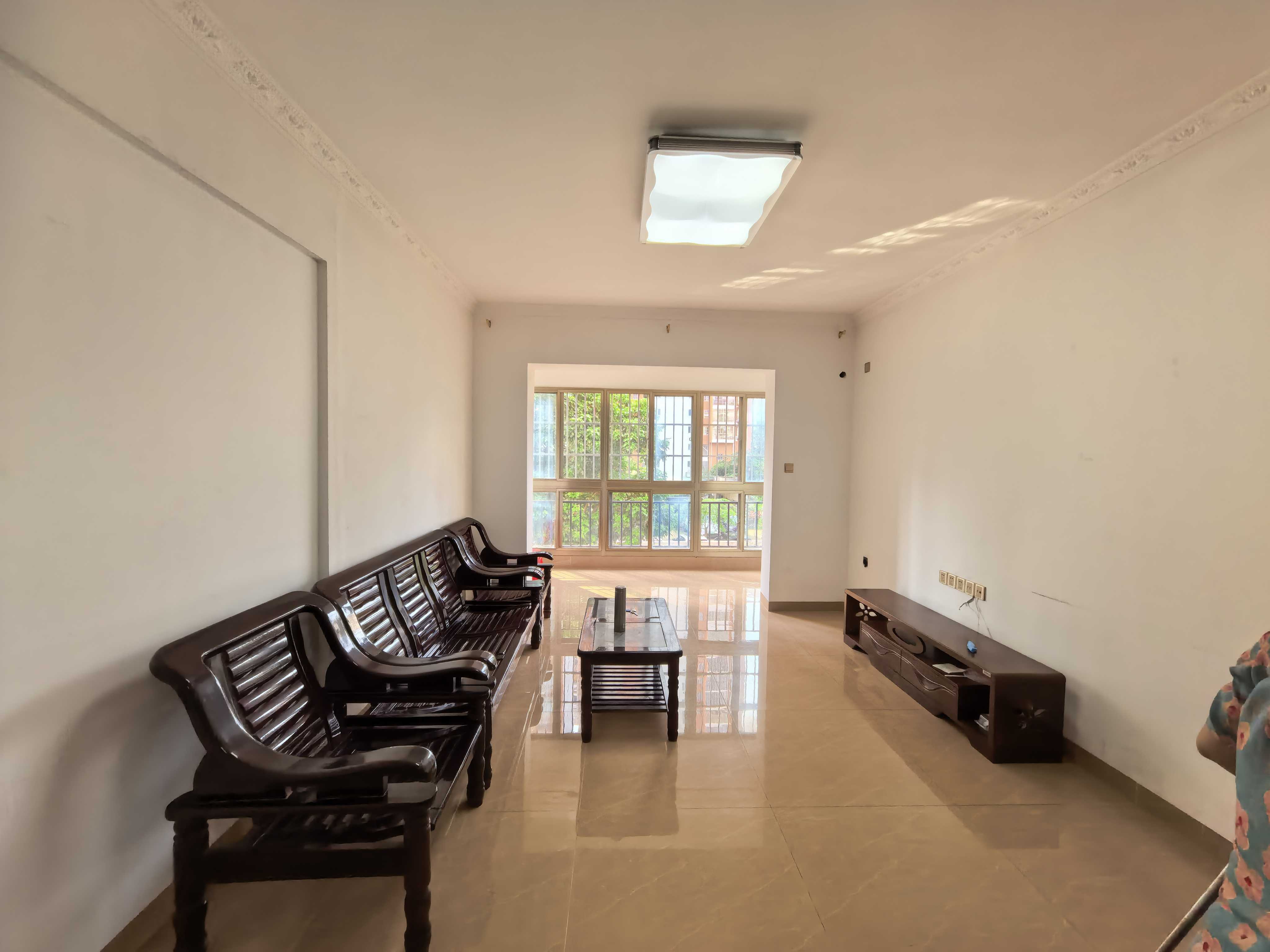 宁江花园  3室2厅2卫    2900.0元/月室内图