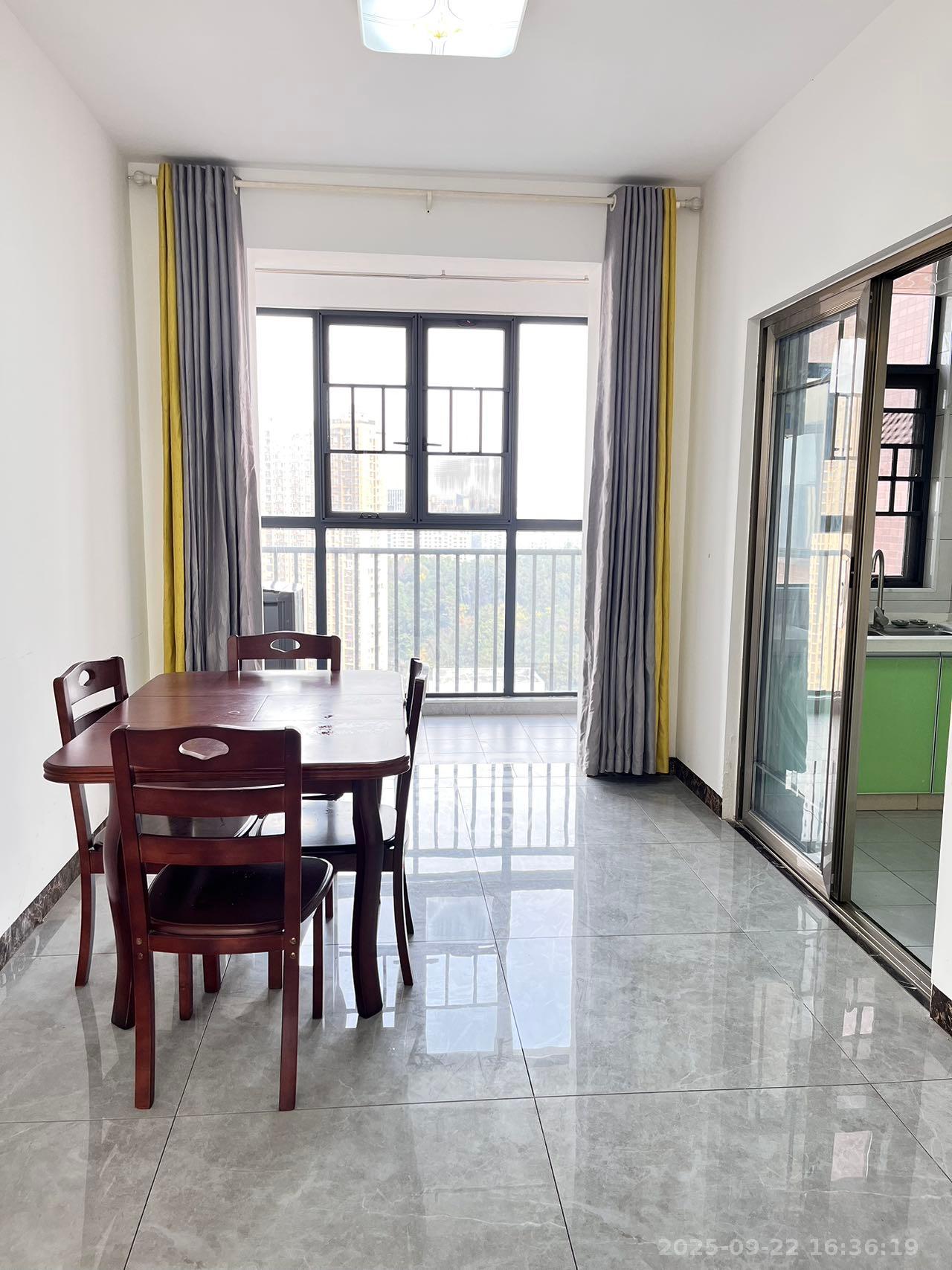 恒生碧水龙庭  3室2厅2卫    2400.0元/月室内图