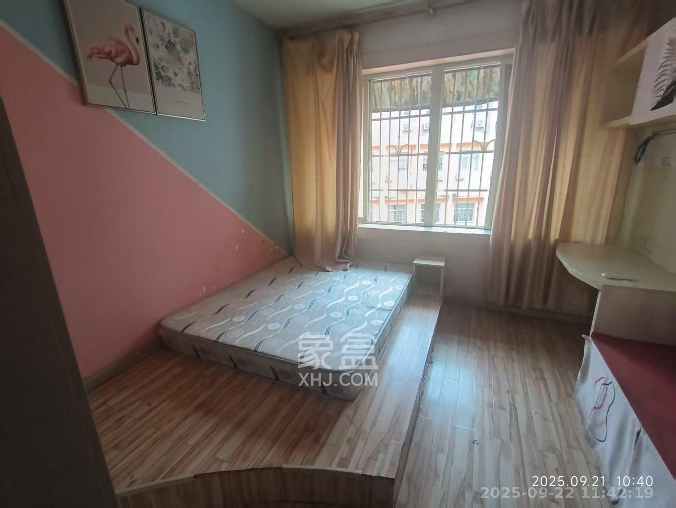 厚生里 3室2厅1卫 1800.0元/月 厚生里 3室2厅1卫 1800.0元/月室内图