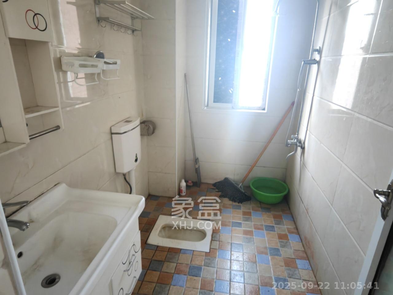 绿地海外滩一期 2室1厅1卫 1600.0元/月 绿地海外滩一期 2室1厅1卫 1600.0元/月室内图