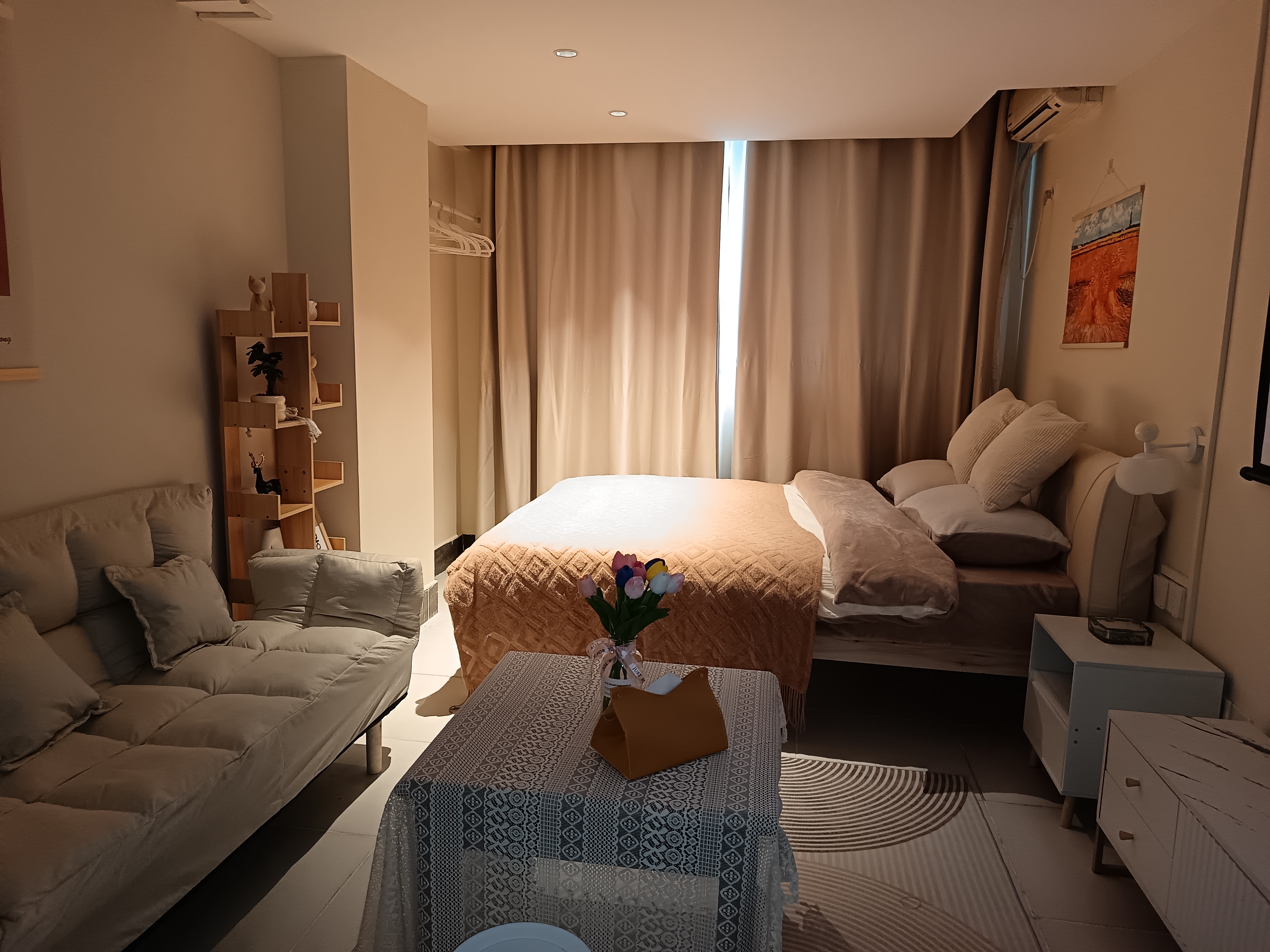 飞龙公寓  1室1厅1卫    1300.0元/月室内图