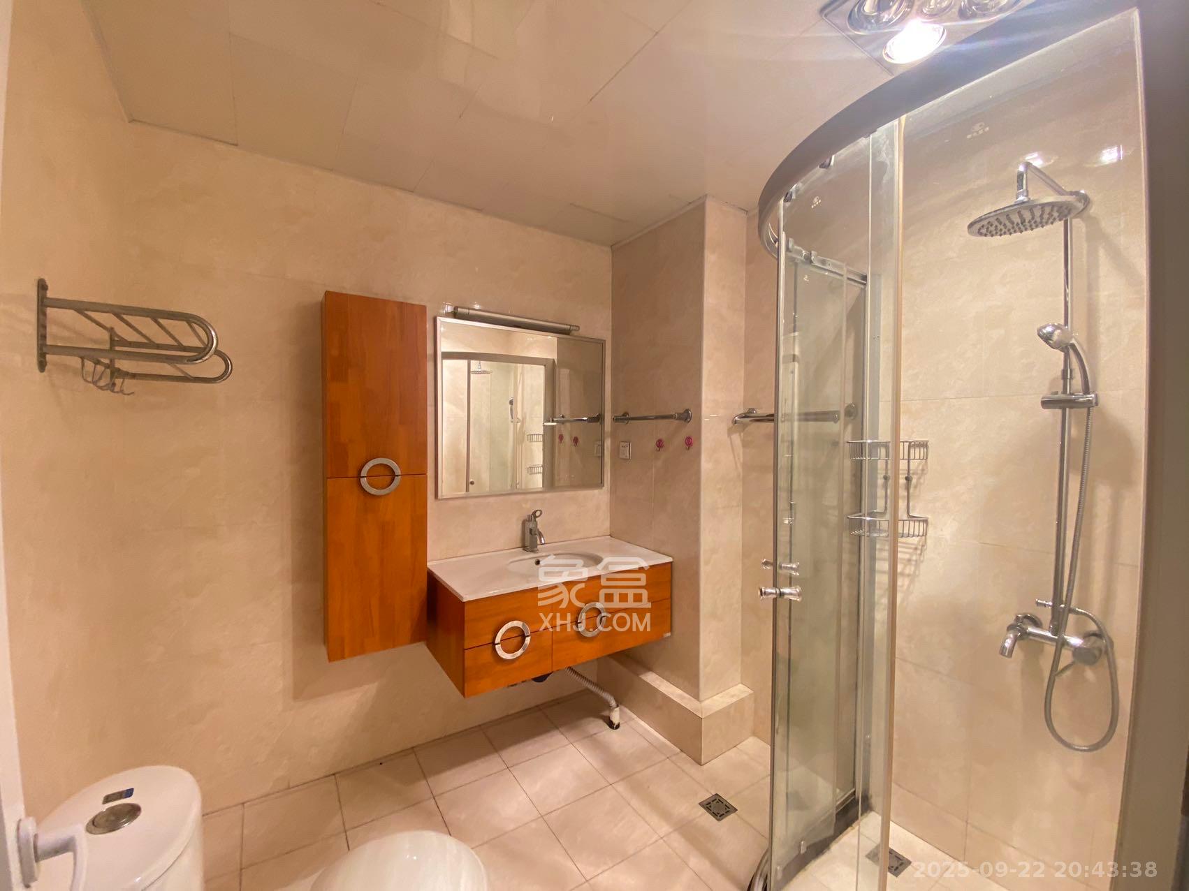 星城世家  4室2厅2卫    4200.0元/月室内图