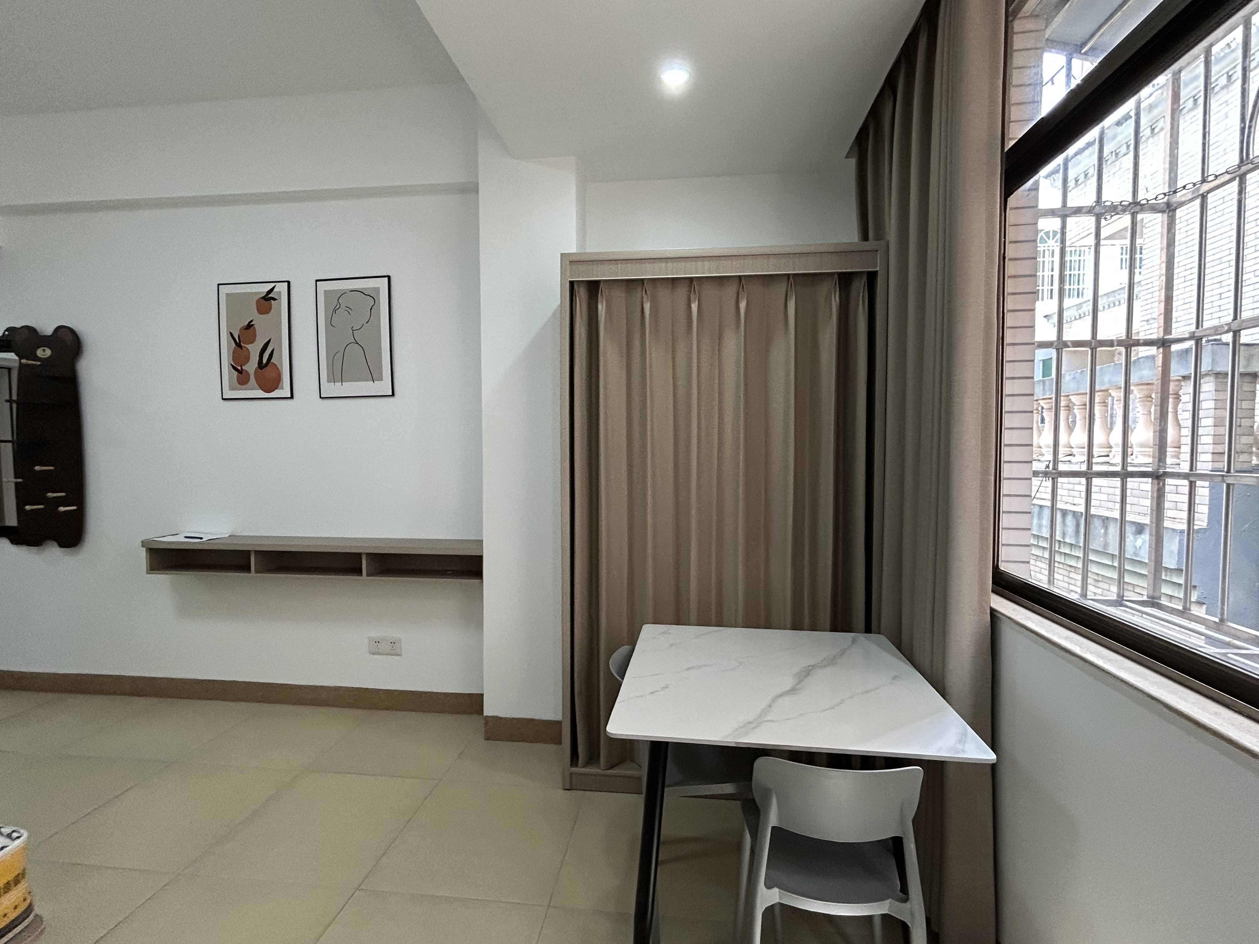 临轩阁公寓(龙湖)  1室0厅1卫    1200.0元/月 临轩阁公寓(龙湖)  1室0厅1卫    1200.0元/月室内图