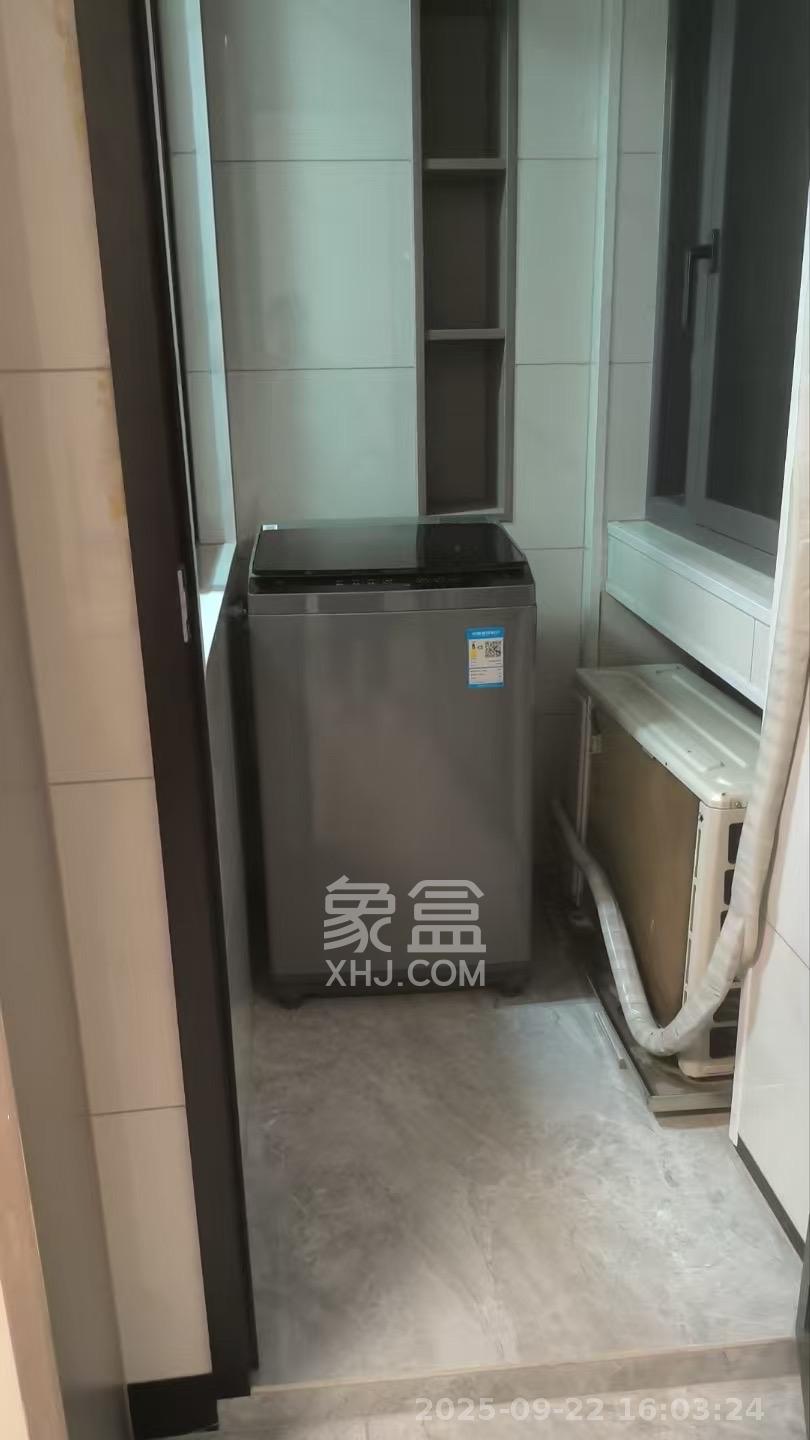 燕珑新寓  1室1厅1卫   1600.00元/月室内图
