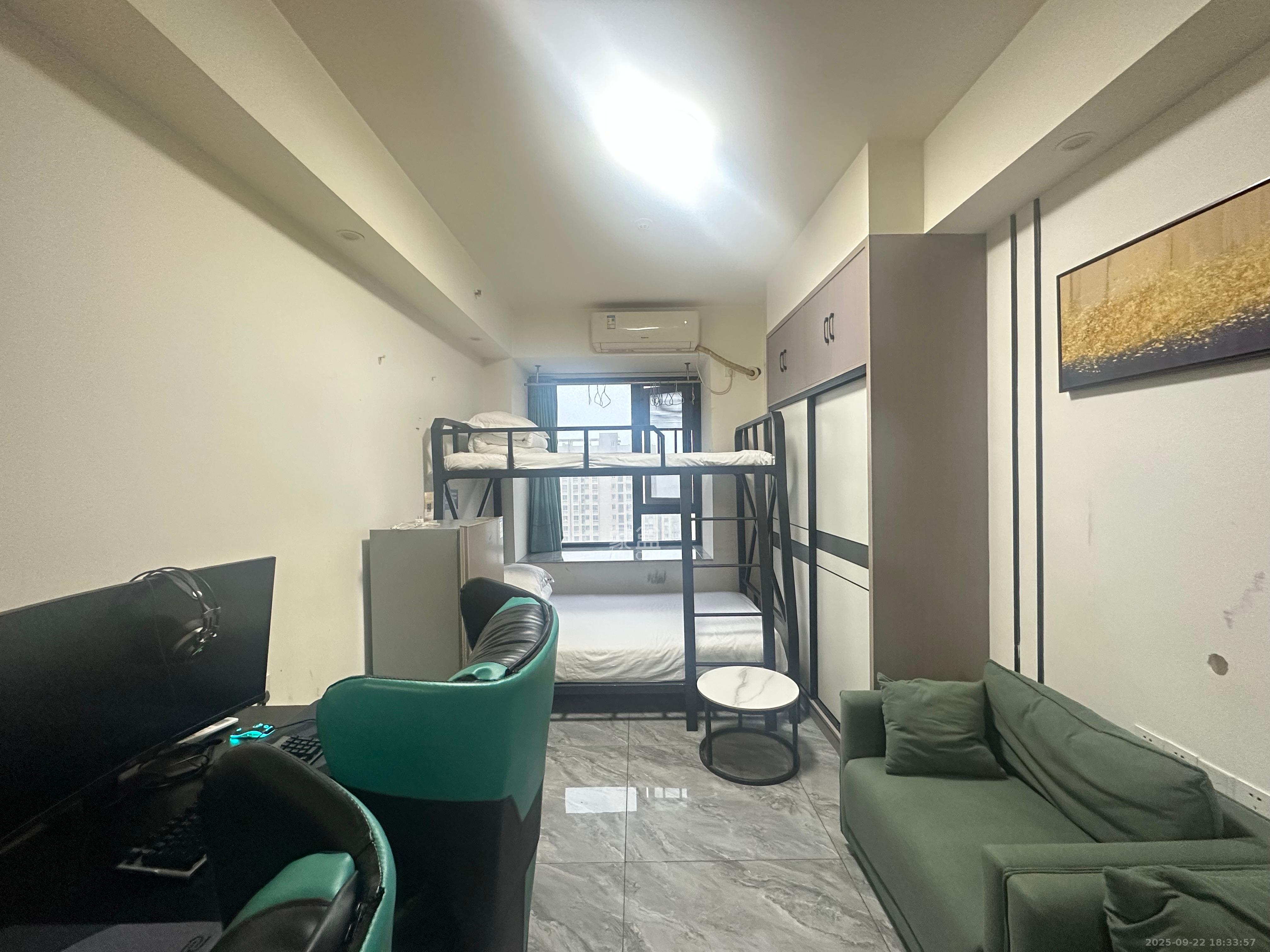 保利麓谷林语I区  1室1厅1卫    1450.0元/月