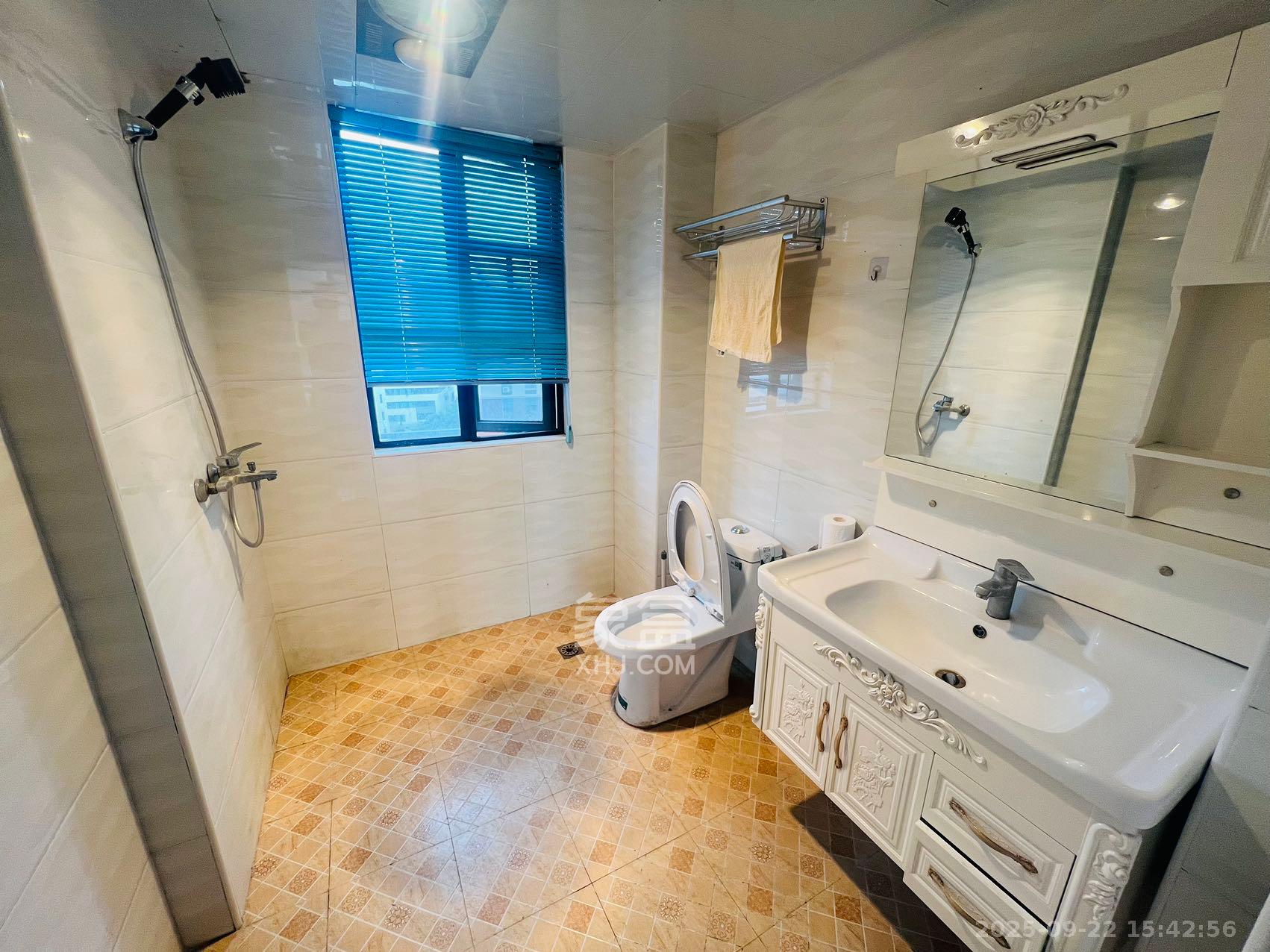 振业城二期 3室2厅2卫 3000.0元/月 振业城二期 3室2厅2卫 3000.0元/月室内图