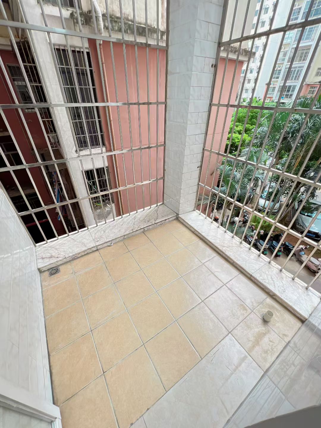 宝泰温泉花园 3室2厅1卫 128.0万 宝泰温泉花园 3室2厅1卫 128.0万客厅