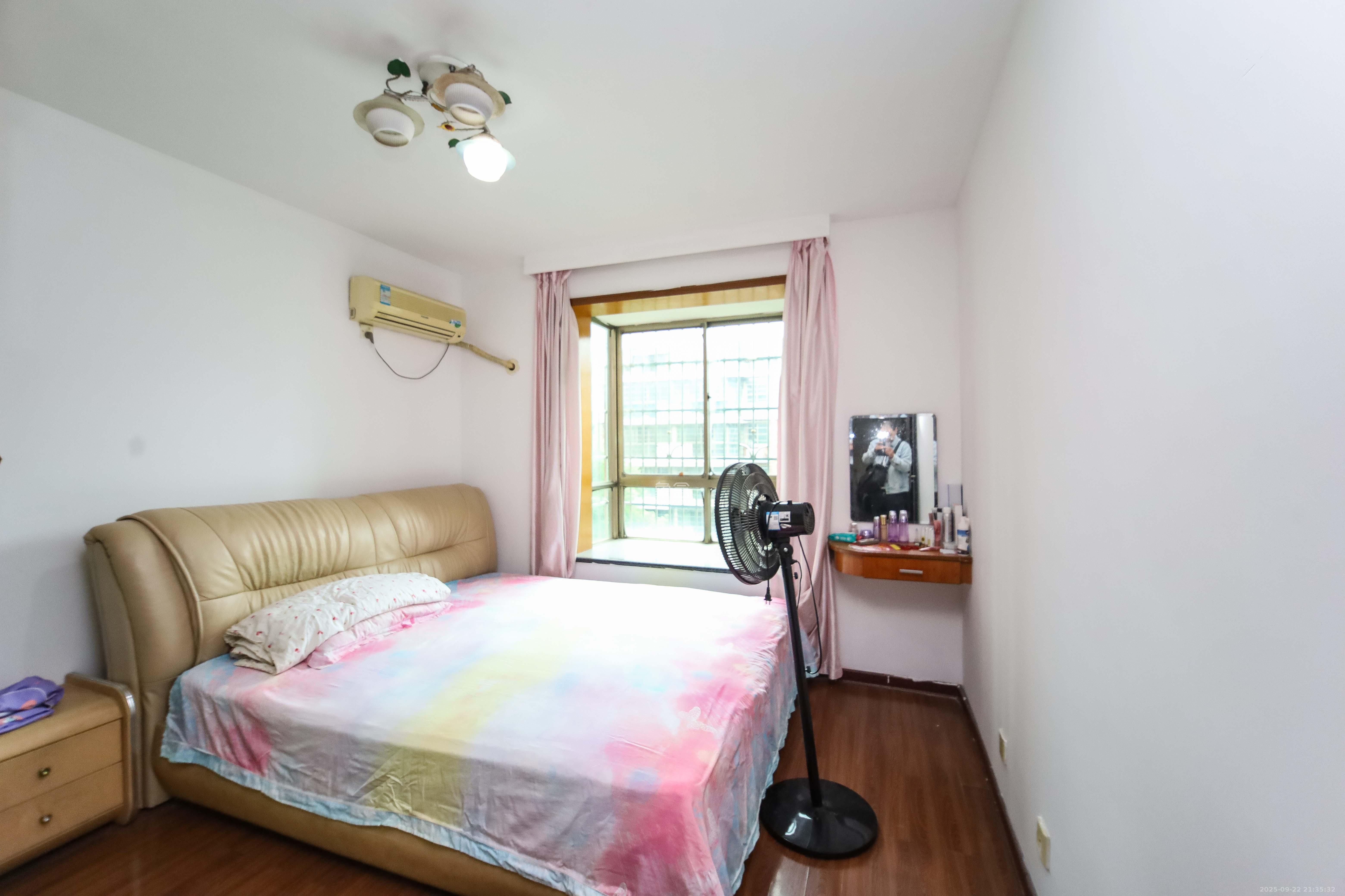 鑫湘佳园 2室2厅2卫 49.8万 鑫湘佳园 2室2厅2卫 49.8万卧室