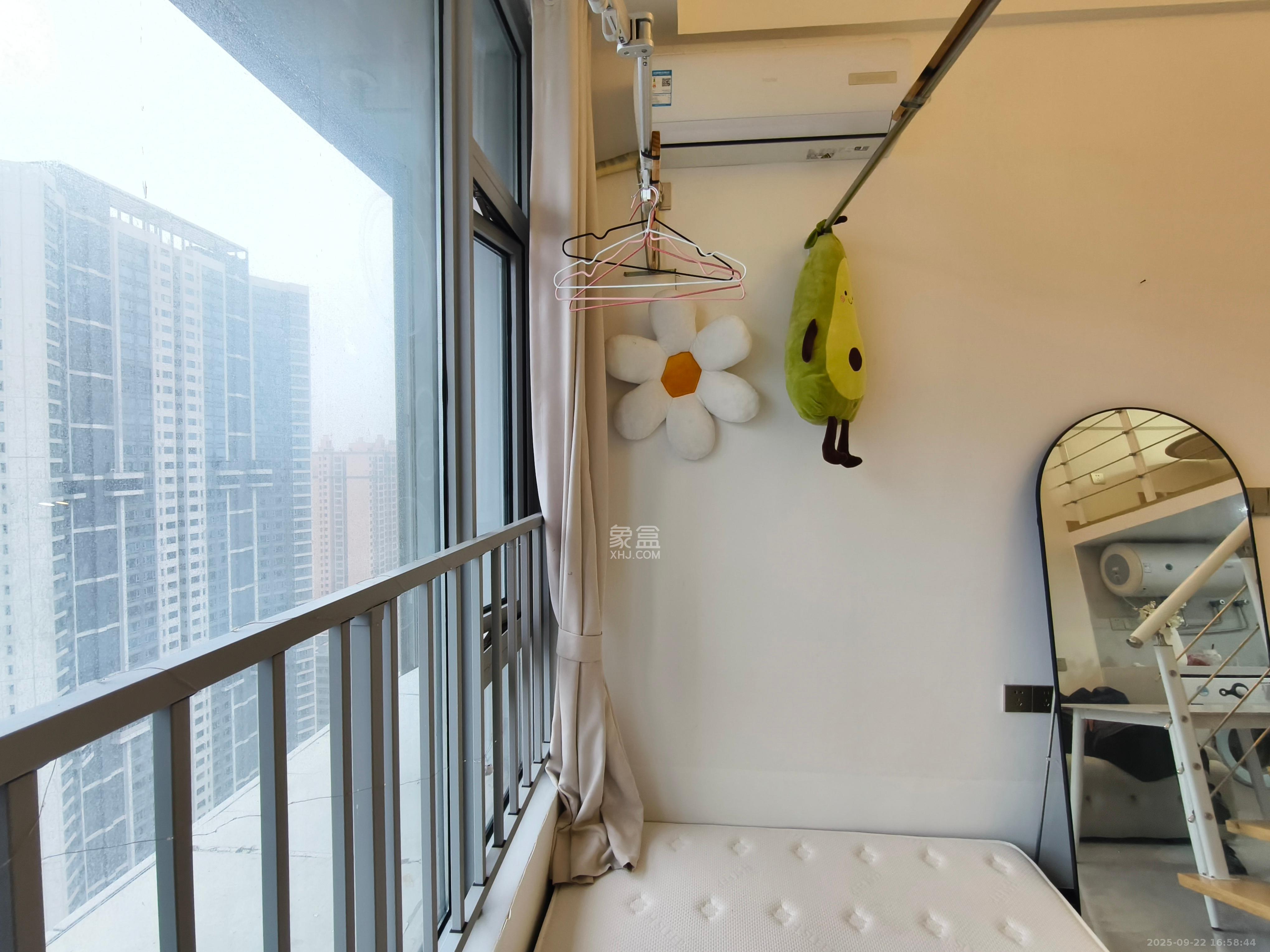 保利天禧EF区 1室1厅1卫 2100.0元/月 保利天禧EF区 1室1厅1卫 2100.0元/月室内图