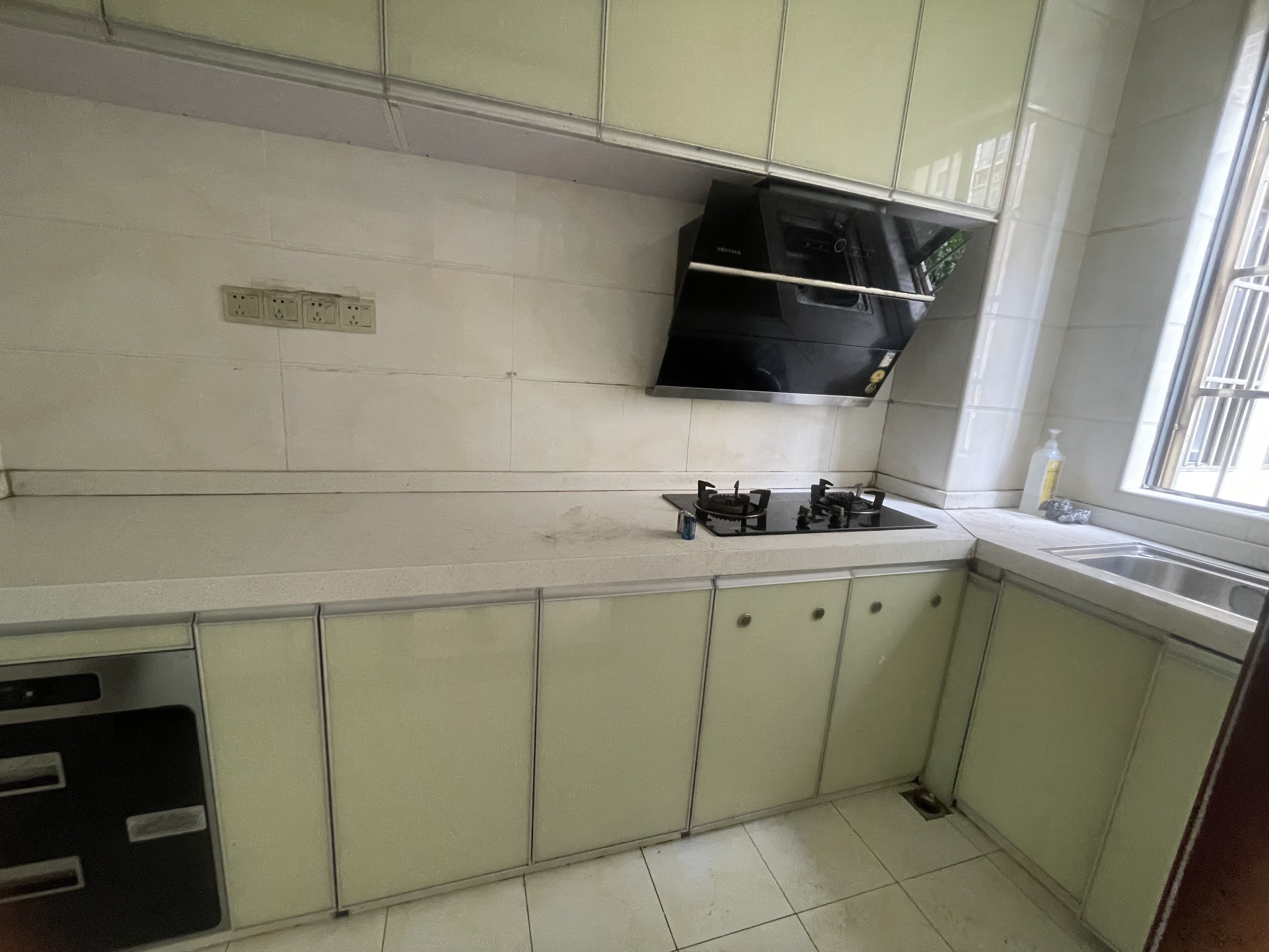 南国中心（琼山区椰航路）  2室2厅1卫    2000.0元/月室内图