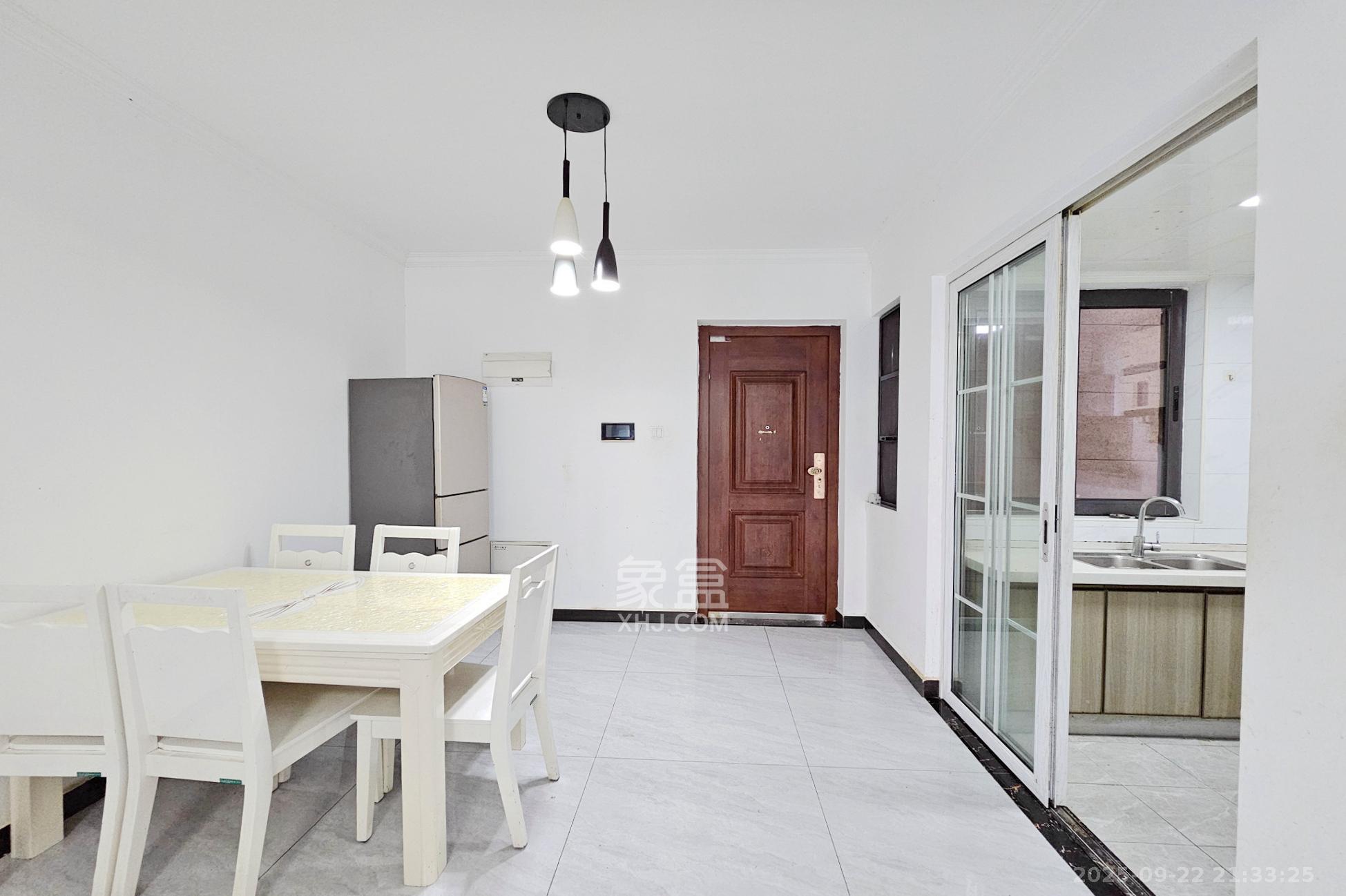 明昇壹城(明昇时代广场)一期  3室2厅1卫    116.0万 明昇壹城(明昇时代广场)一期  3室2厅1卫    116.0万客厅