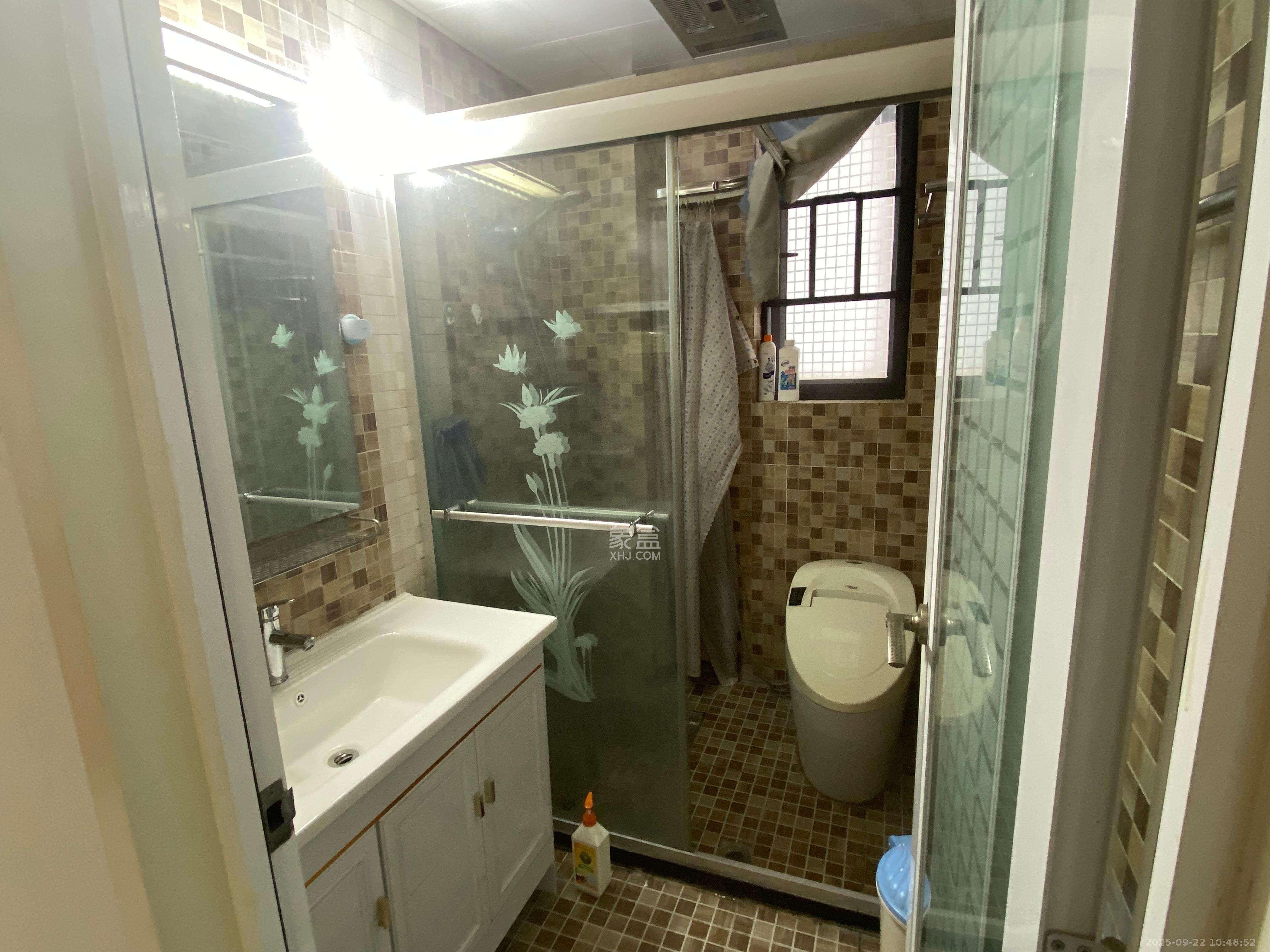 湘域中央 2室1厅1卫 3200.0元/月 湘域中央 2室1厅1卫 3200.0元/月室内图