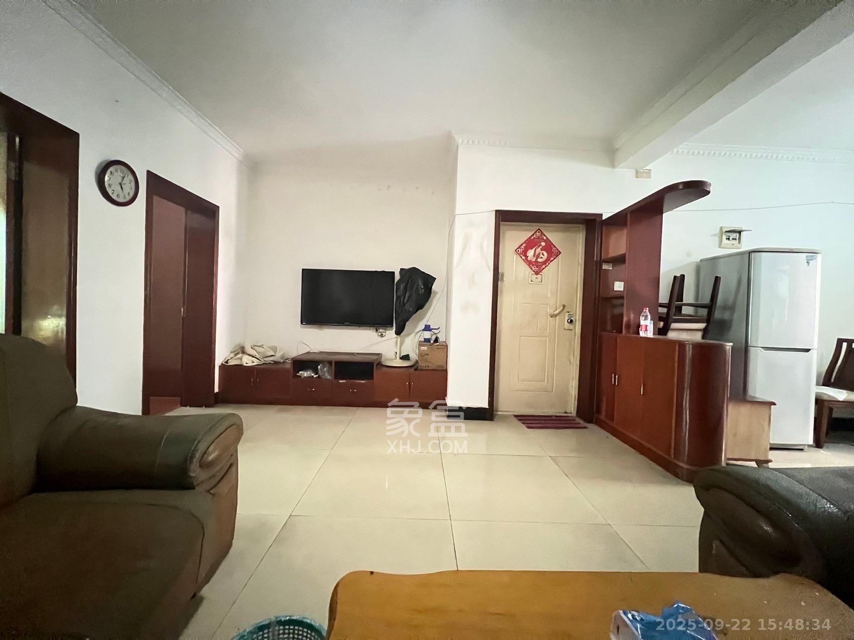 中南汽车世界 2室2厅1卫 1200.0元/月 中南汽车世界 2室2厅1卫 1200.0元/月室内图