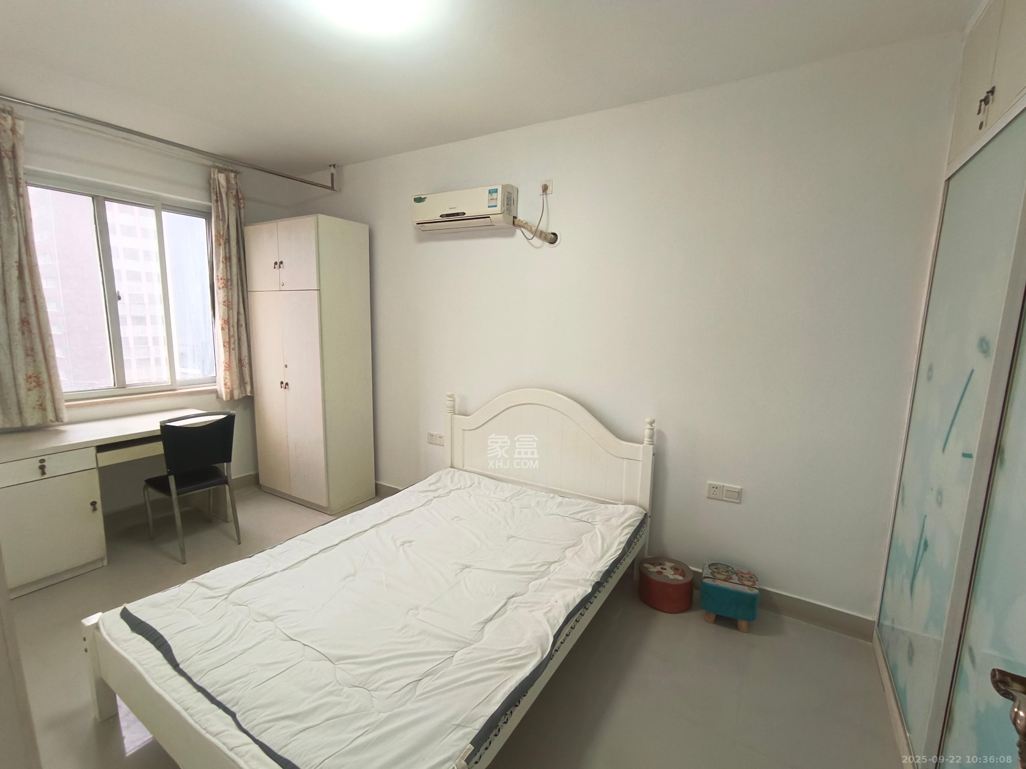巧克力空间（建鸿达现代大厦）  2室2厅1卫   2200.00元/月室内图