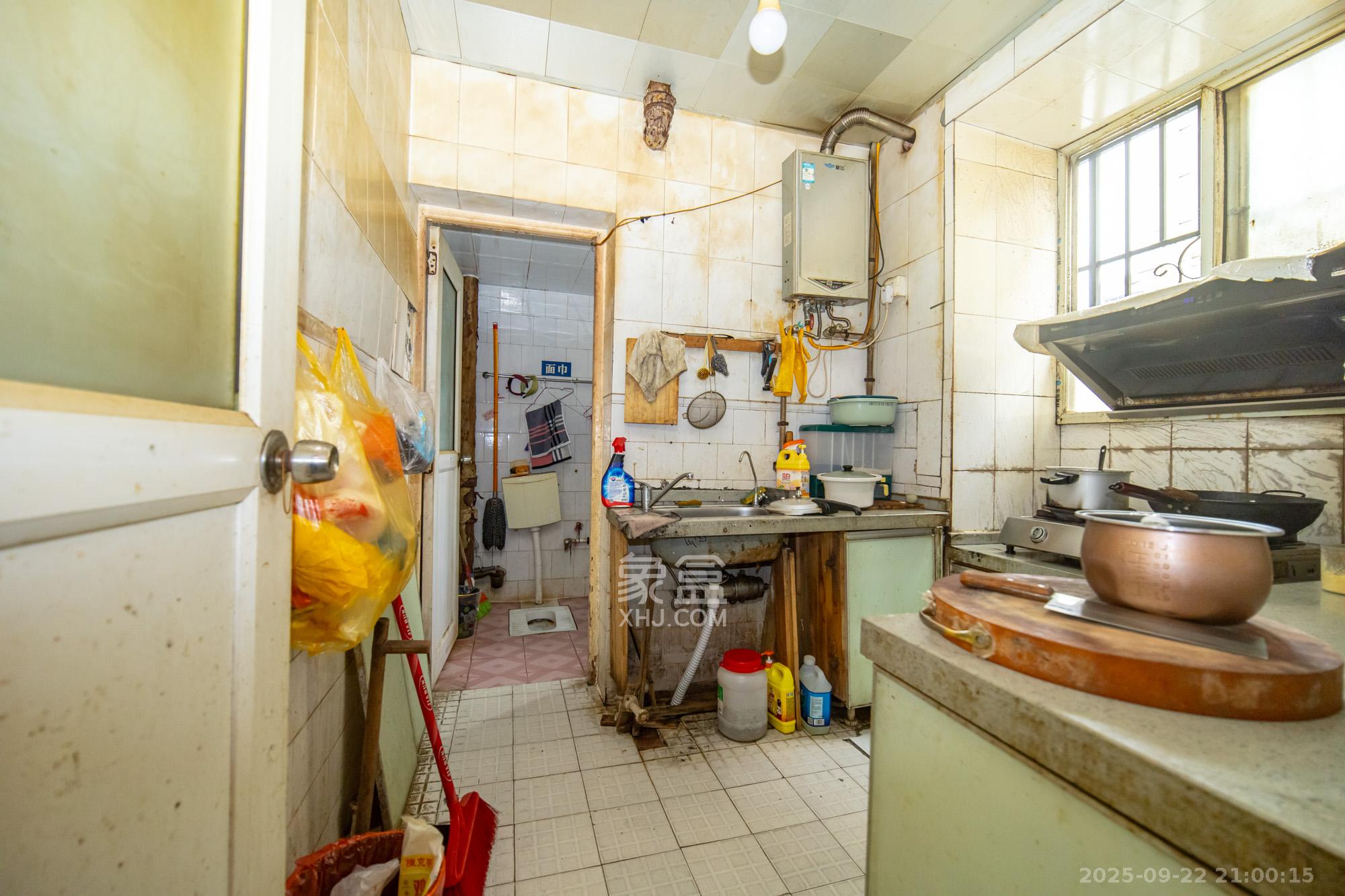 星沙二区  4室2厅1卫    37.8万 星沙二区  4室2厅1卫    37.8万厨房