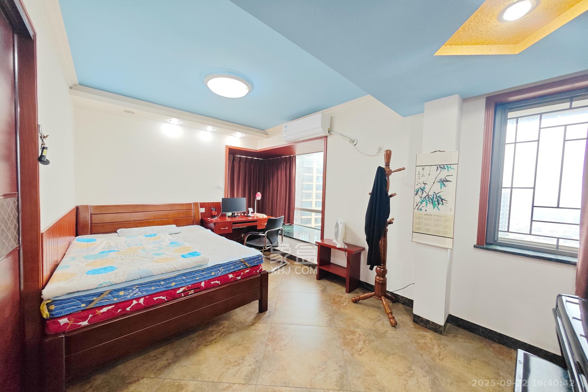 新城新世界一二三期 4室2厅2卫 150.0万 新城新世界一二三期 4室2厅2卫 150.0万卧室