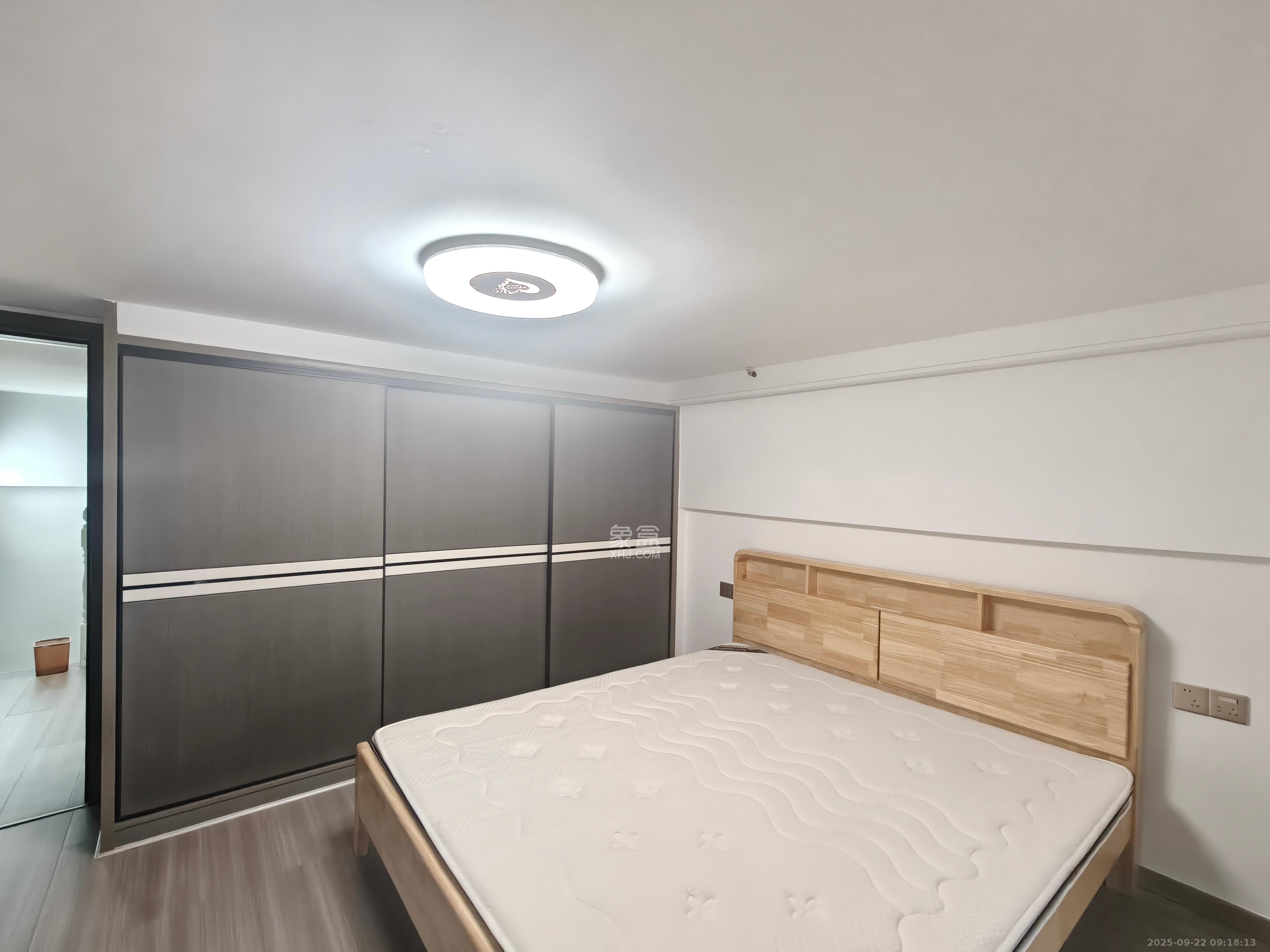 MOMA当代广场 2室2厅1卫 1700.0元/月 MOMA当代广场 2室2厅1卫 1700.0元/月室内图