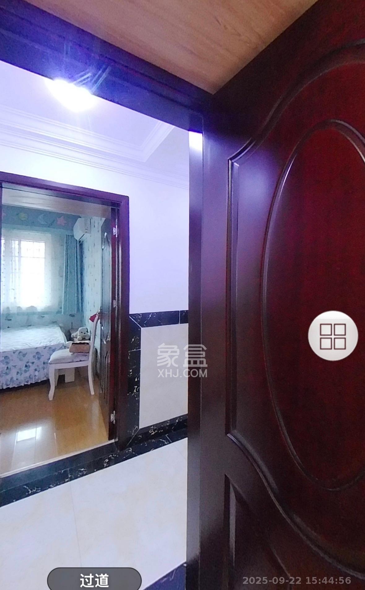 新城国际花都  4室2厅2卫    2600.0元/月室内图