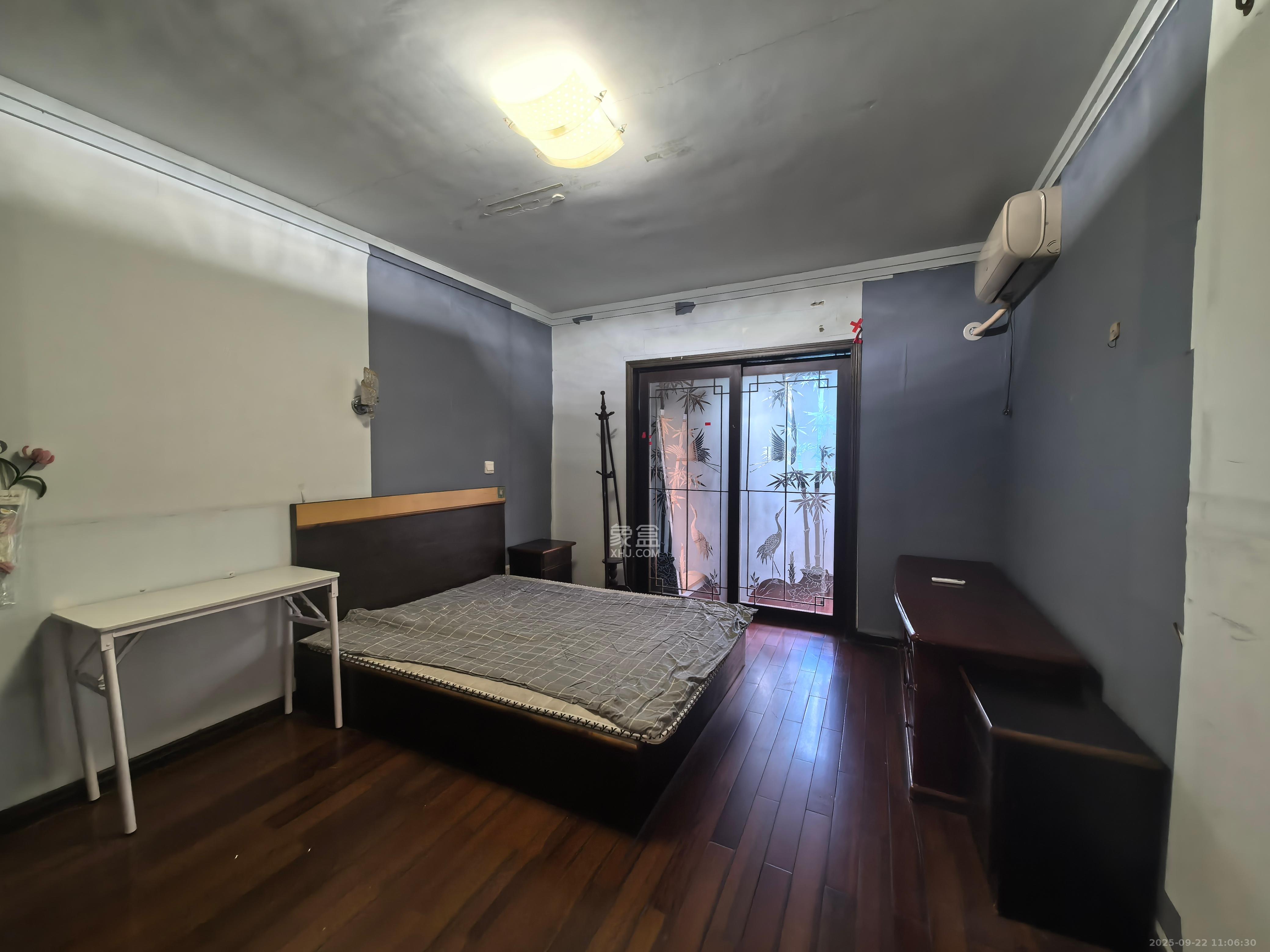 赤岗苑  3室2厅2卫    2000.0元/月室内图