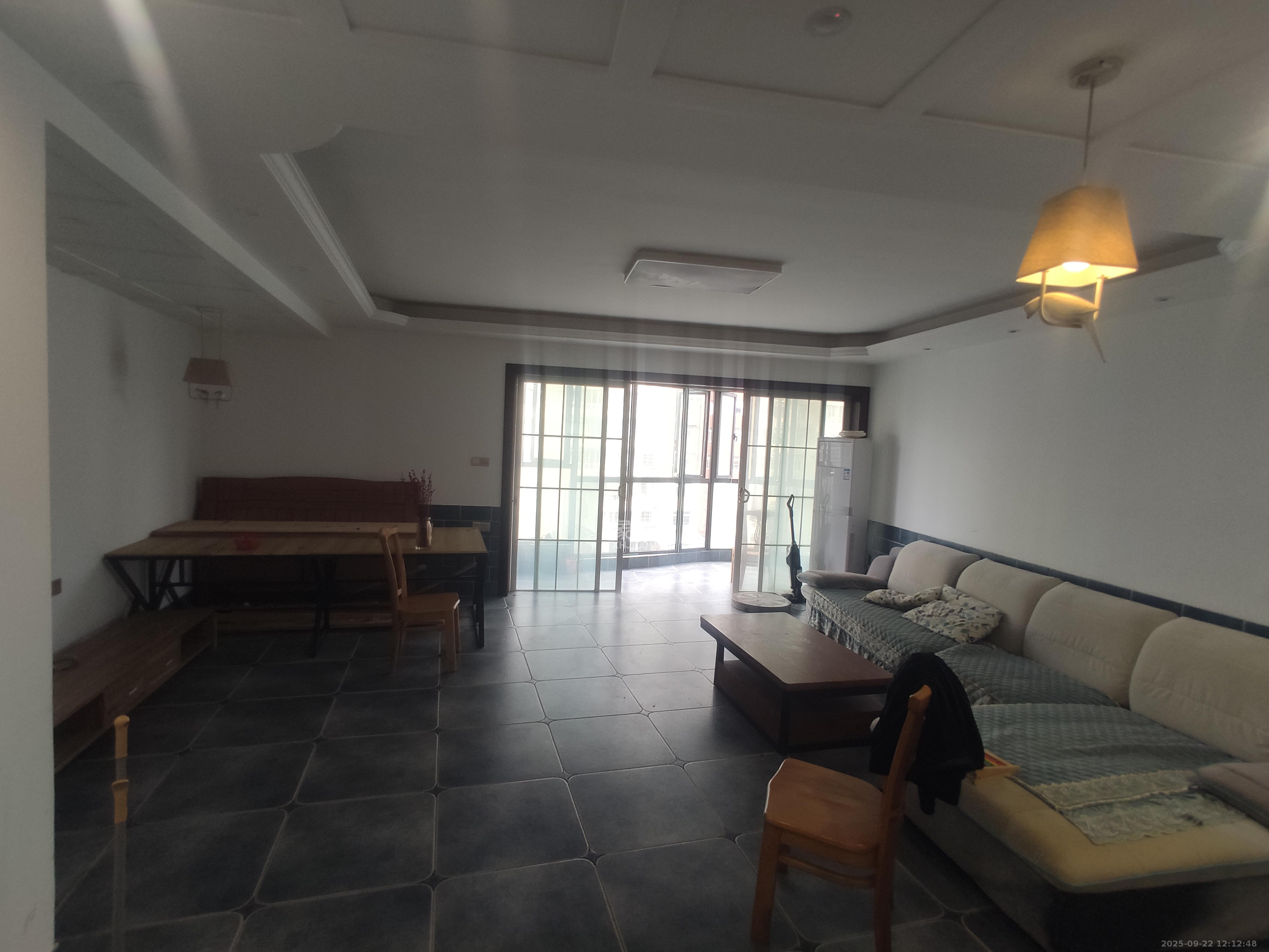 左岸春天 4室2厅2卫 3500.0元/月 左岸春天 4室2厅2卫 3500.0元/月室内图