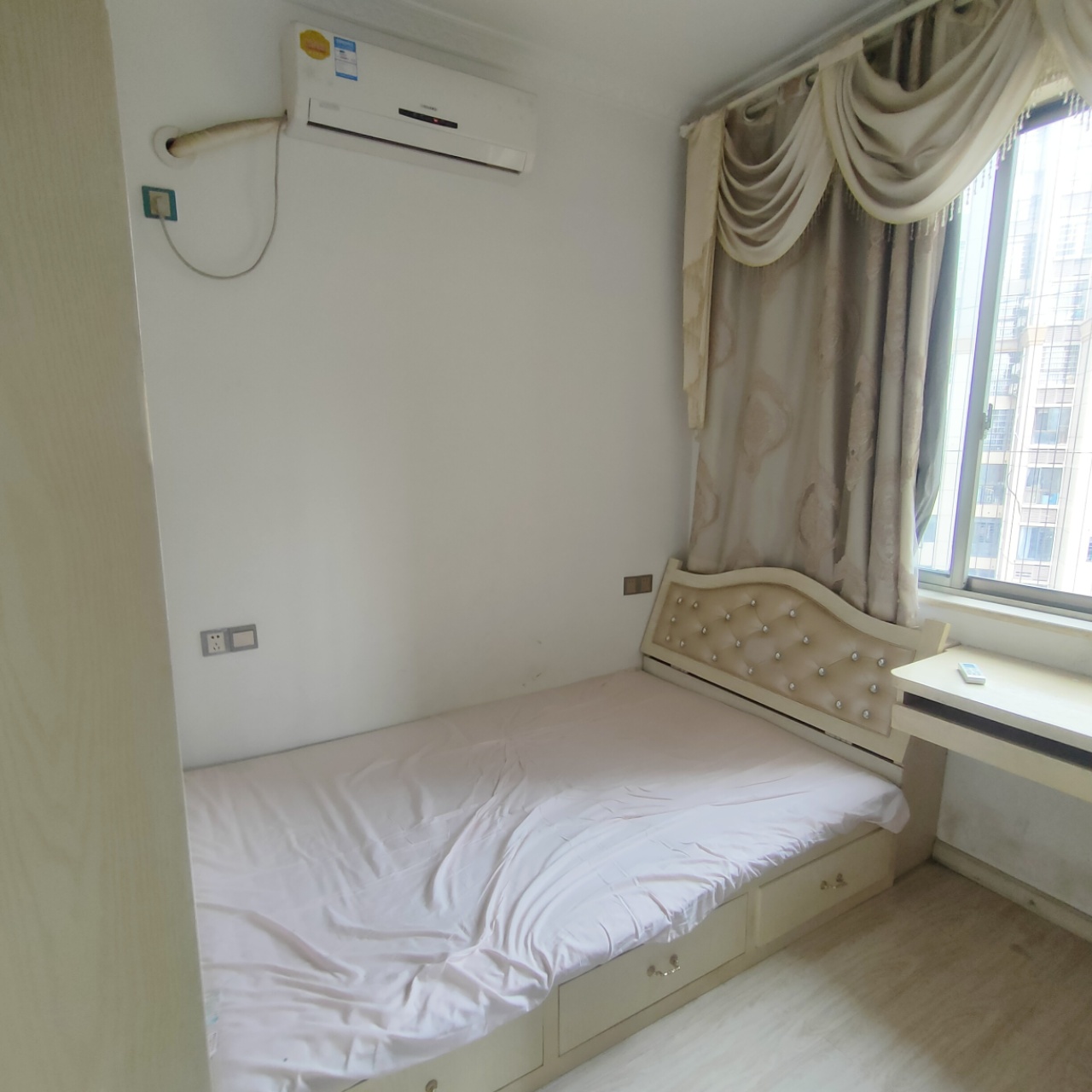 金和天下 3室2厅2卫 1600.0元/月 金和天下 3室2厅2卫 1600.0元/月室内图