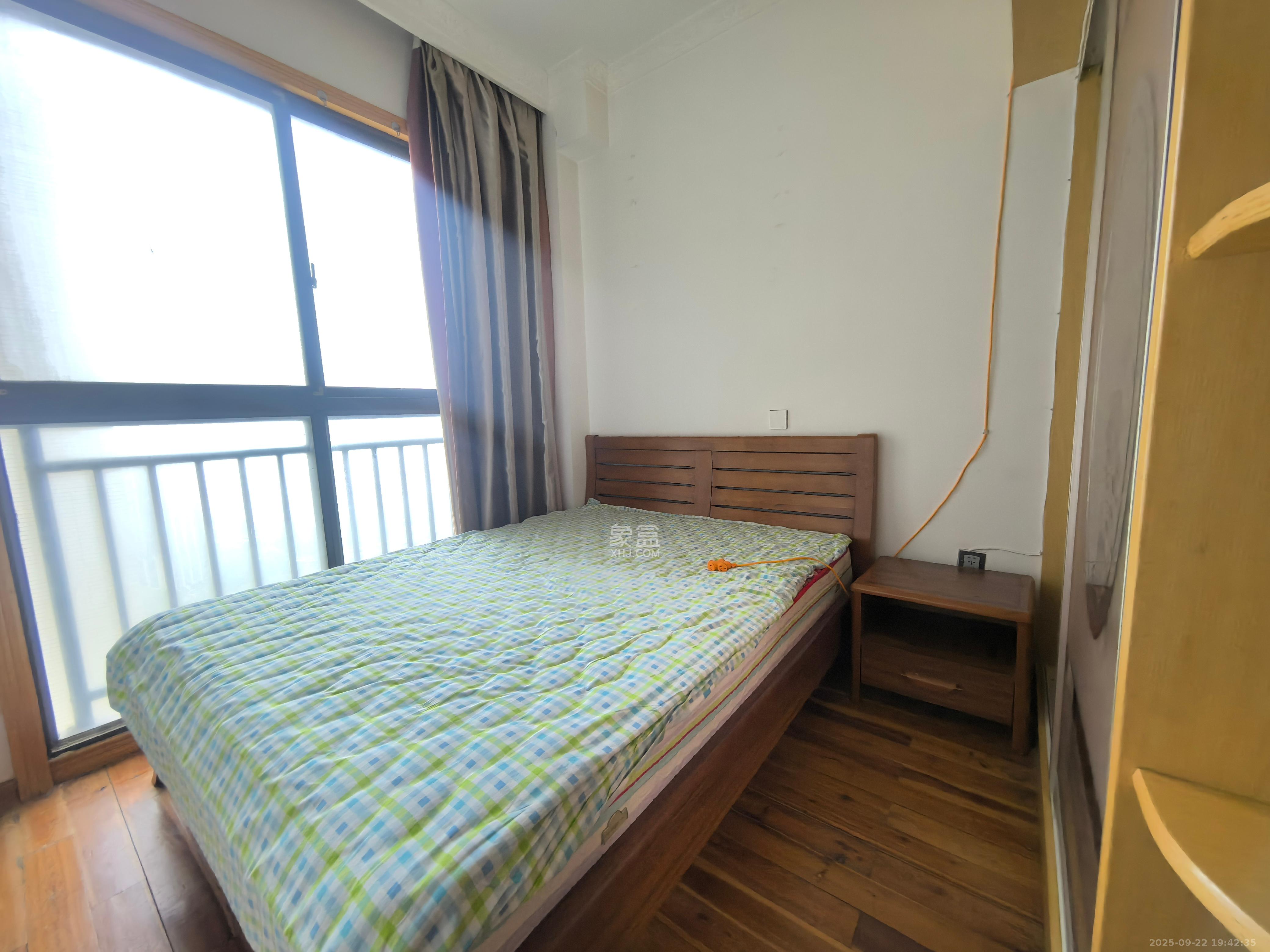 莱茵城 3室2厅1卫 2000.0元/月 莱茵城 3室2厅1卫 2000.0元/月室内图