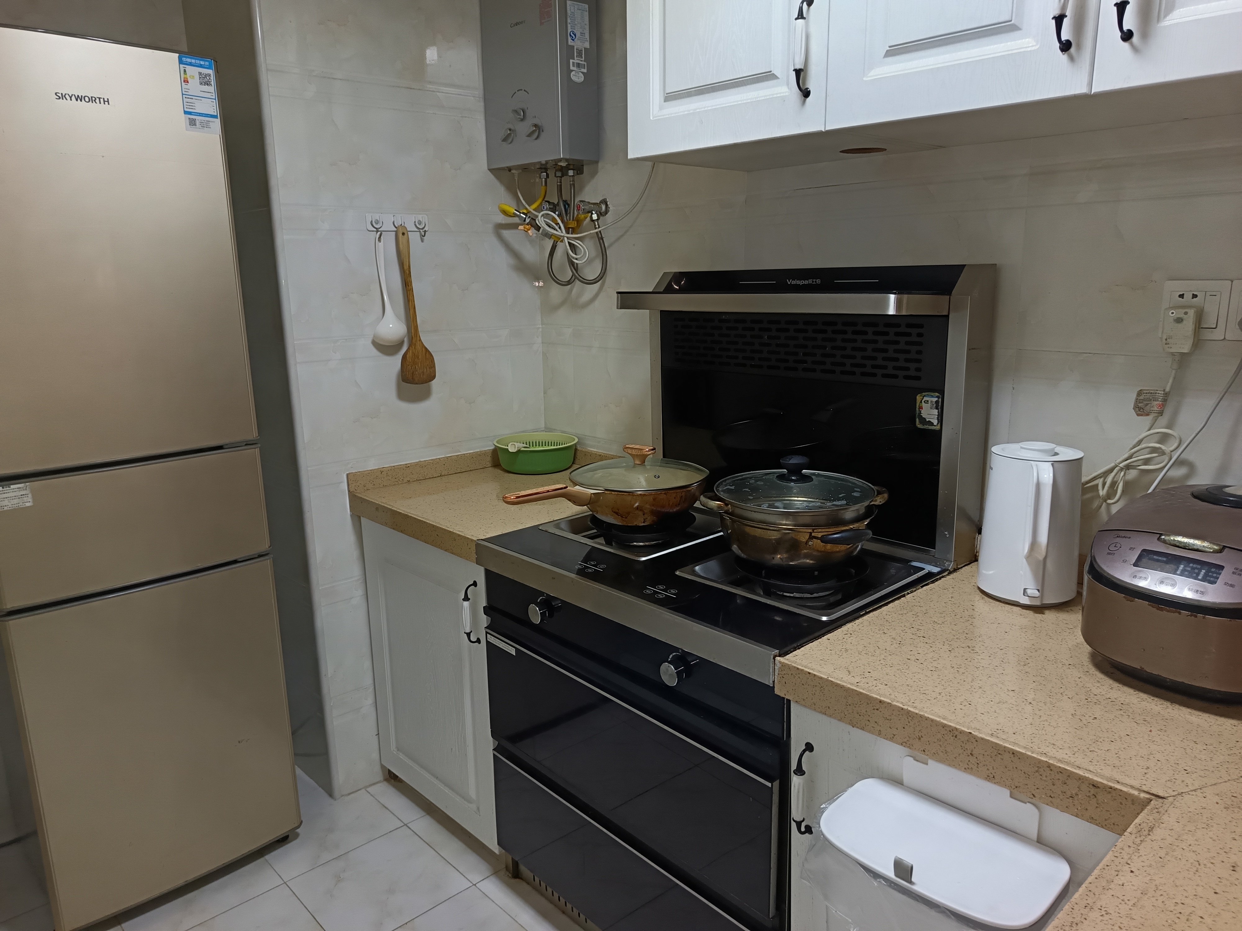 侨诚花园 2室2厅1卫 2400.00元/月 侨诚花园 2室2厅1卫 2400.00元/月室内图