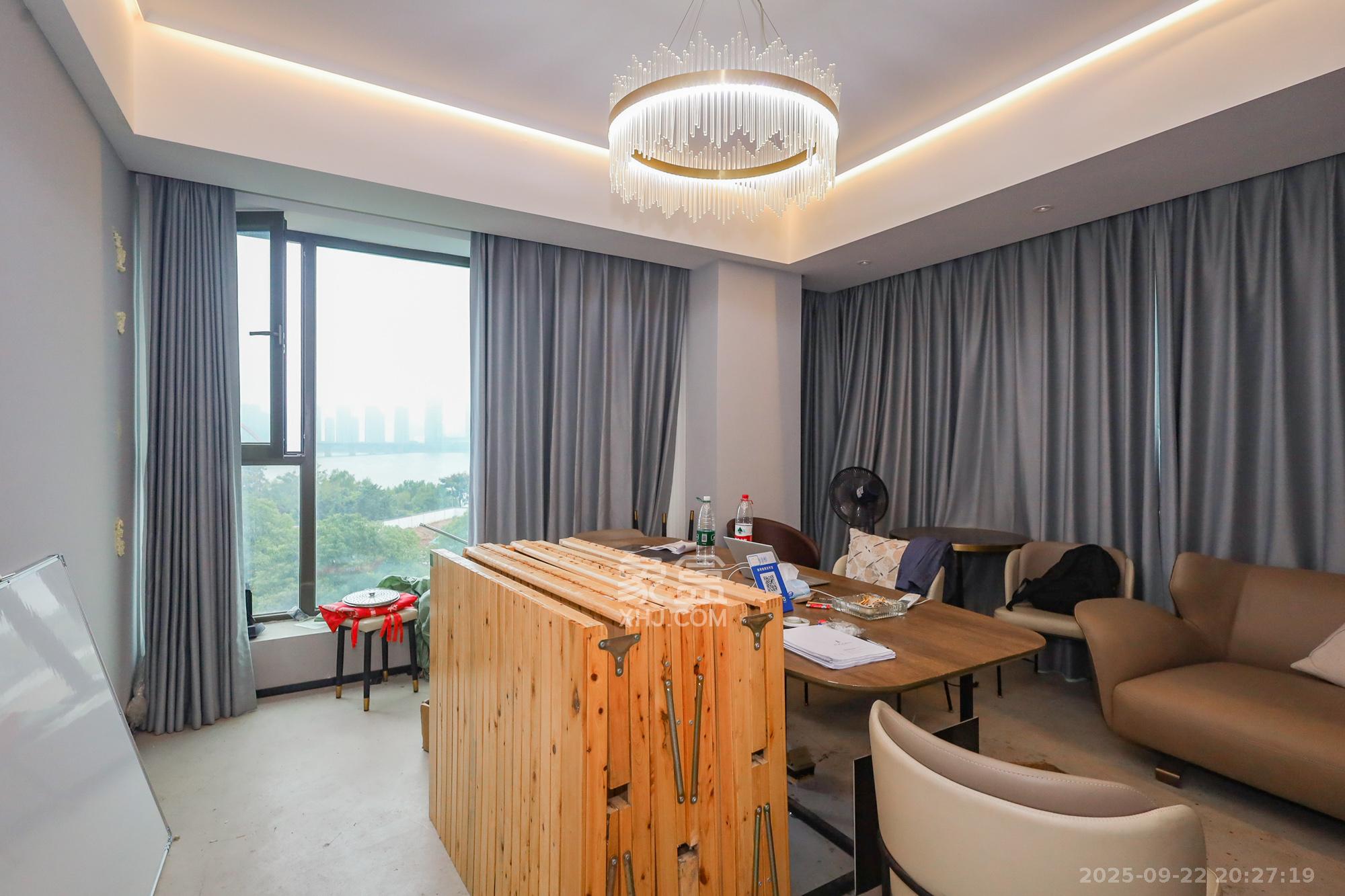 远洋外滩壹号 4室2厅2卫 428.0万 远洋外滩壹号 4室2厅2卫 428.0万卧室