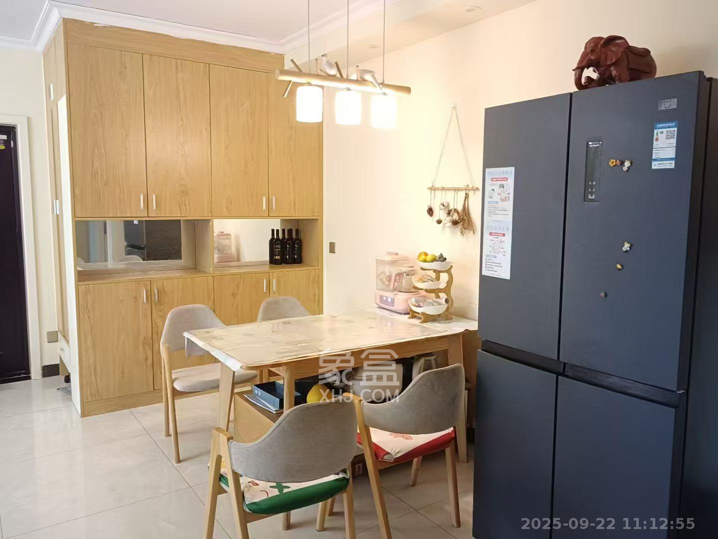 丽发新城 2室2厅1卫 1800.0元/月 丽发新城 2室2厅1卫 1800.0元/月室内图