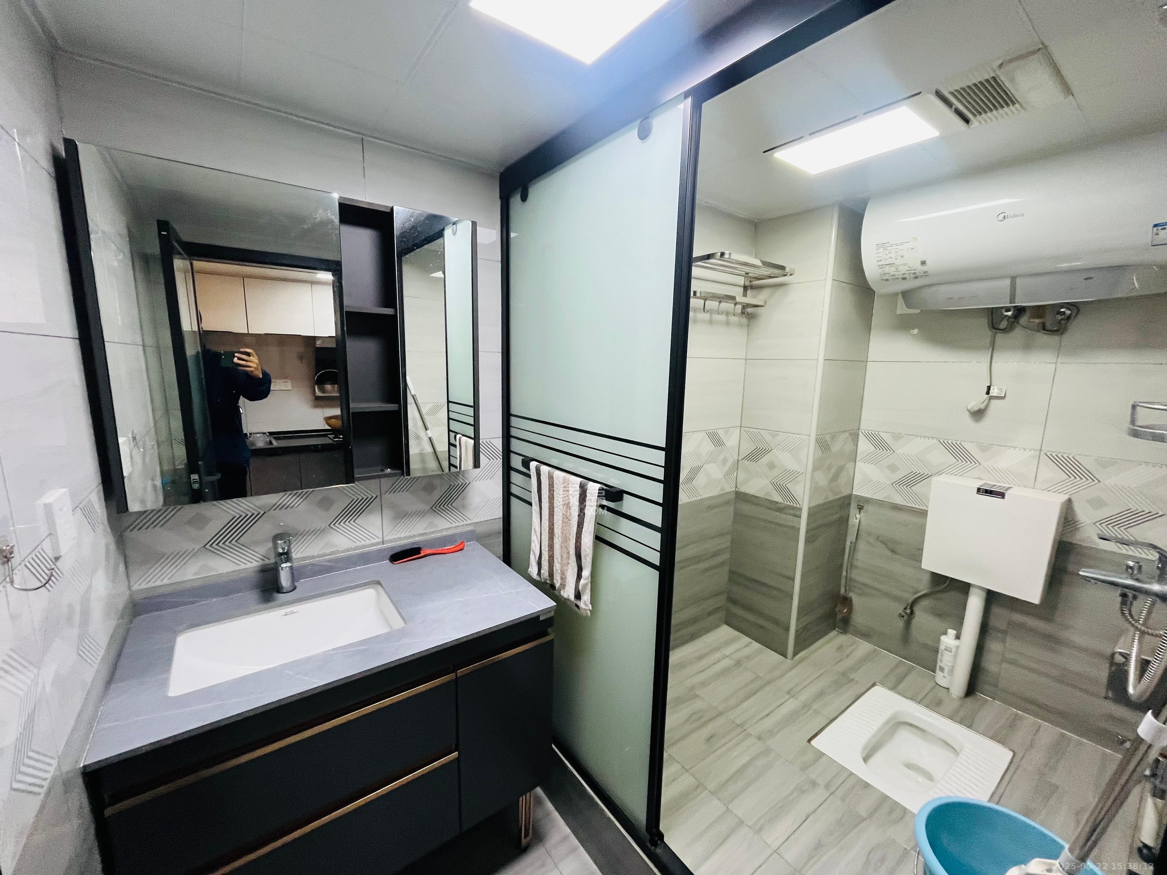 芙蓉万国城MOMA(卓越汇富苑) 2室1厅1卫 2100.0元/月 芙蓉万国城MOMA(卓越汇富苑) 2室1厅1卫 2100.0元/月室内图