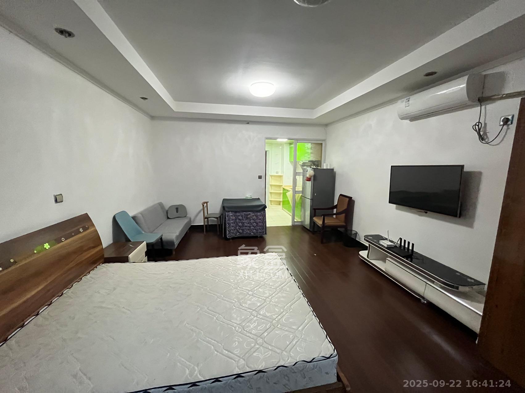 嘉盛华庭(一期、二期、三期) 1室1厅1卫 1400.0元/月 嘉盛华庭(一期、二期、三期) 1室1厅1卫 1400.0元/月室内图