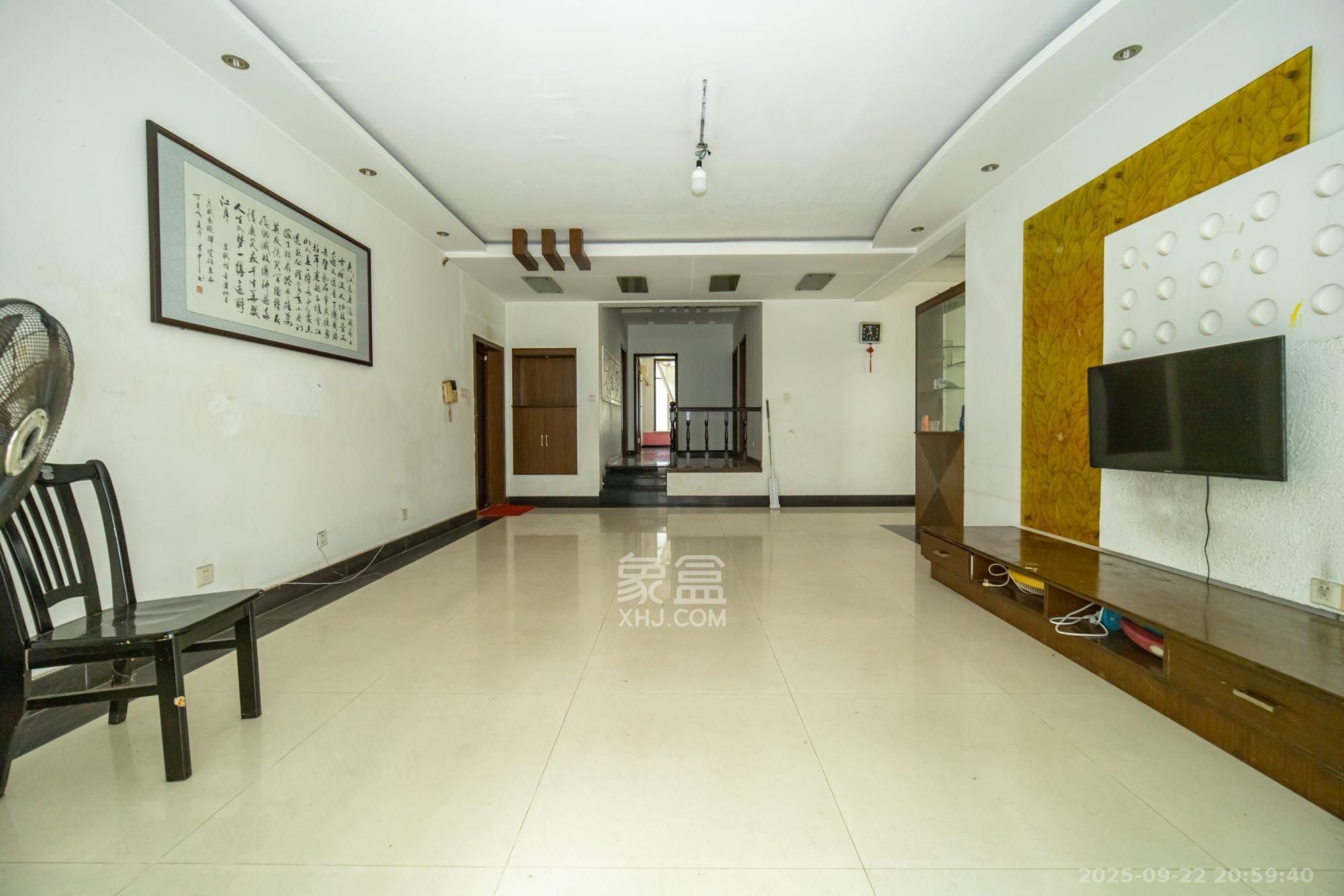 天星家园 4室2厅1卫 68.8万 天星家园 4室2厅1卫 68.8万客厅