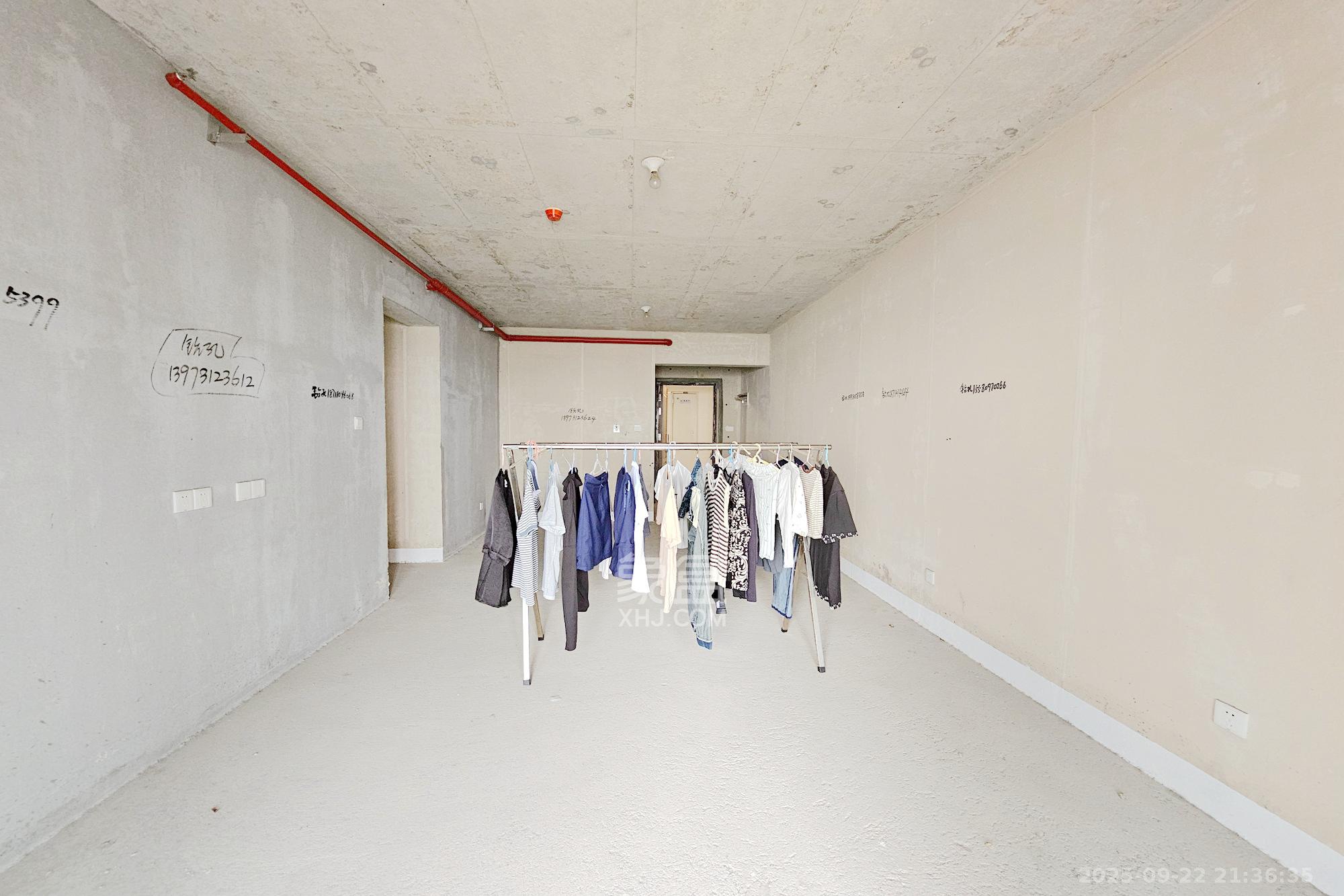 阳光城尚东湾凌云府 3室2厅2卫 100.0万 阳光城尚东湾凌云府 3室2厅2卫 100.0万客厅