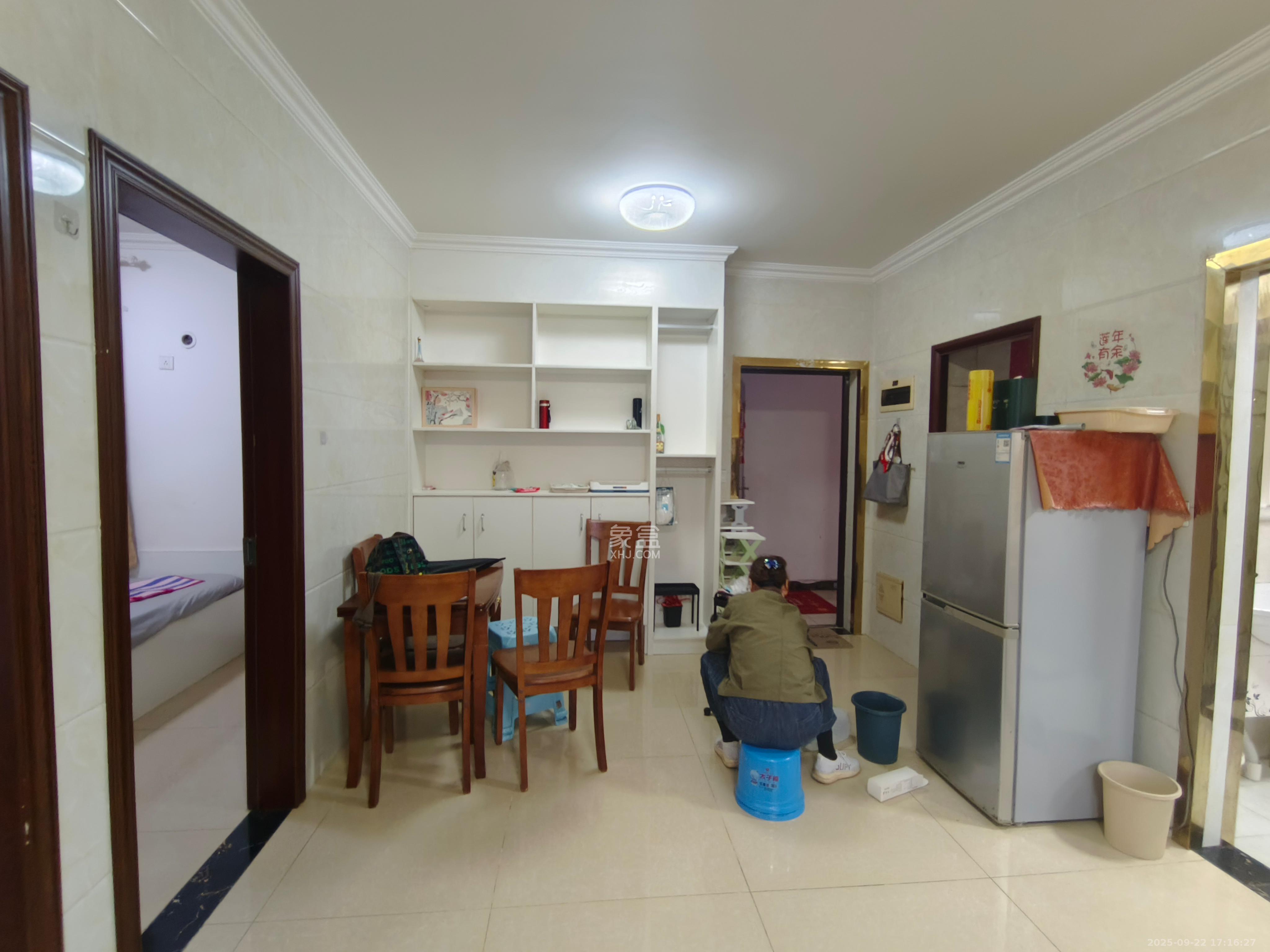 叠彩兰亭  3室2厅1卫    2200.0元/月室内图