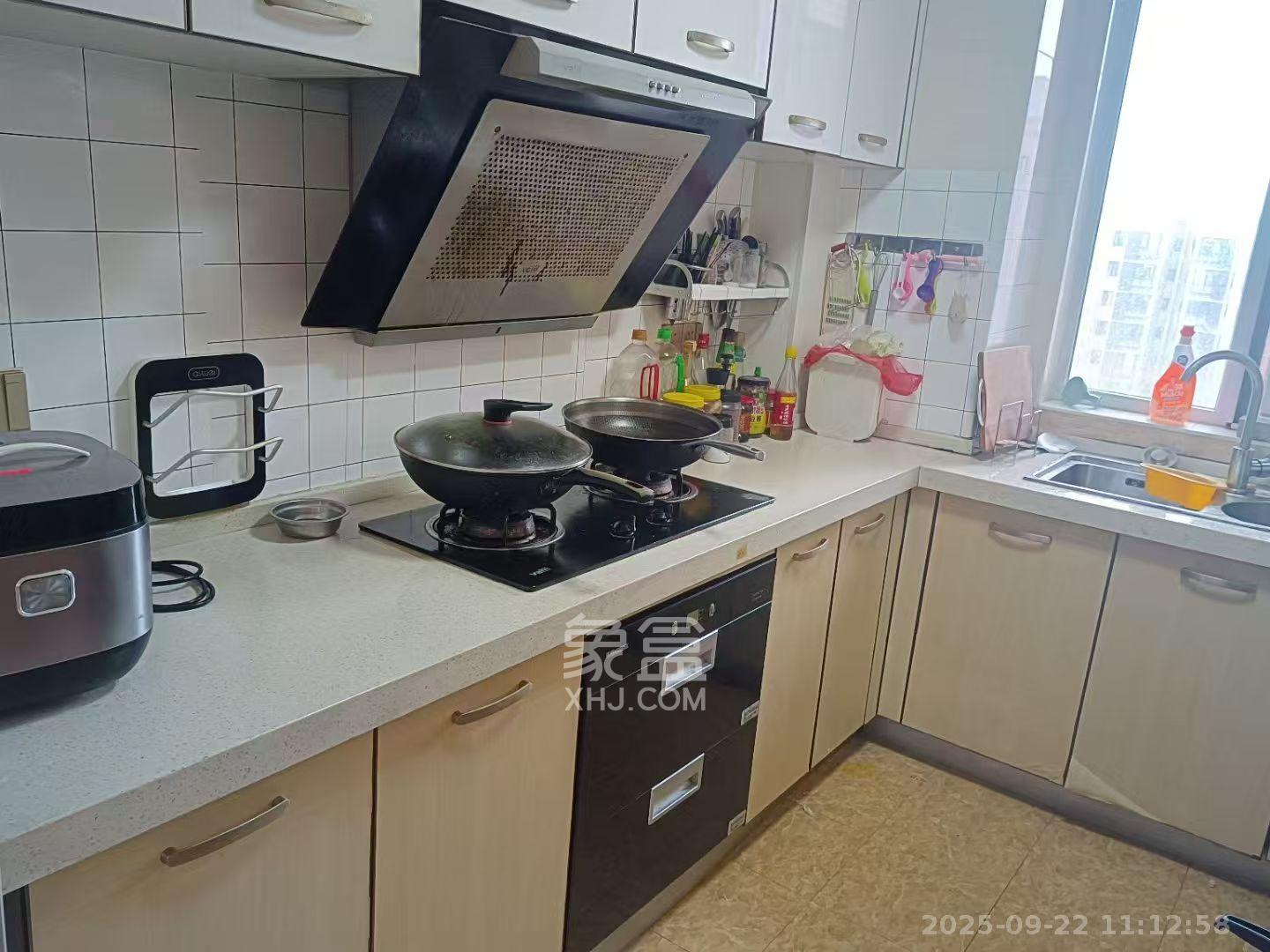 丽发新城 2室2厅1卫 1800.0元/月 丽发新城 2室2厅1卫 1800.0元/月室内图