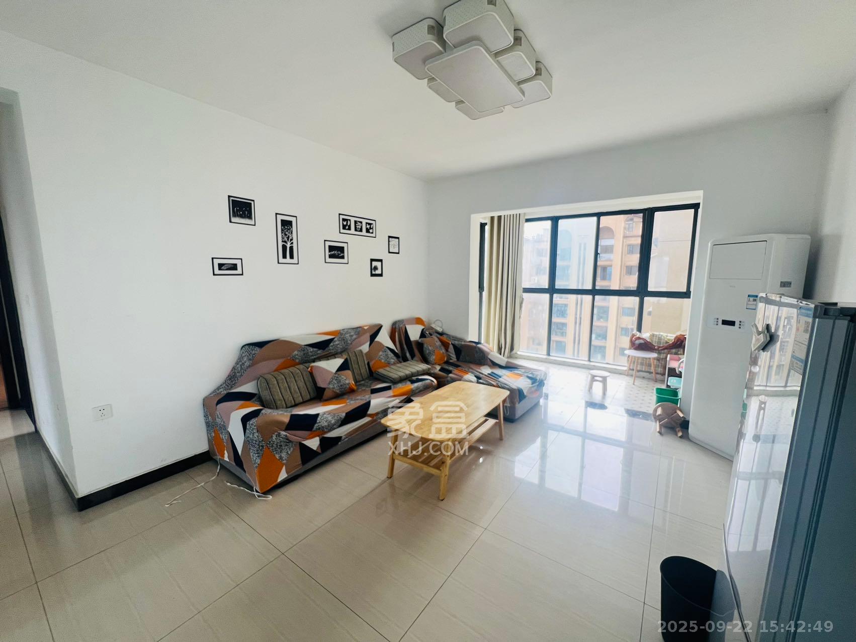 振业城二期  3室2厅2卫    3000.0元/月室内图