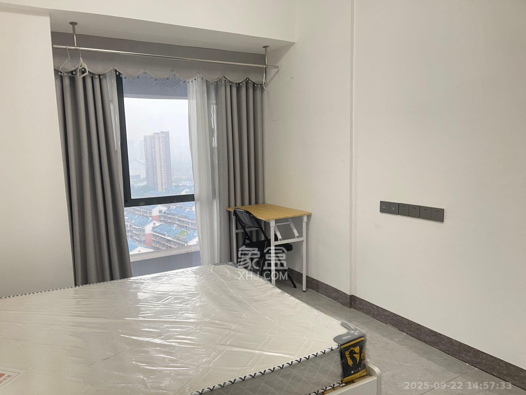 绿洲花园  1室1厅1卫    1600.0元/月室内图