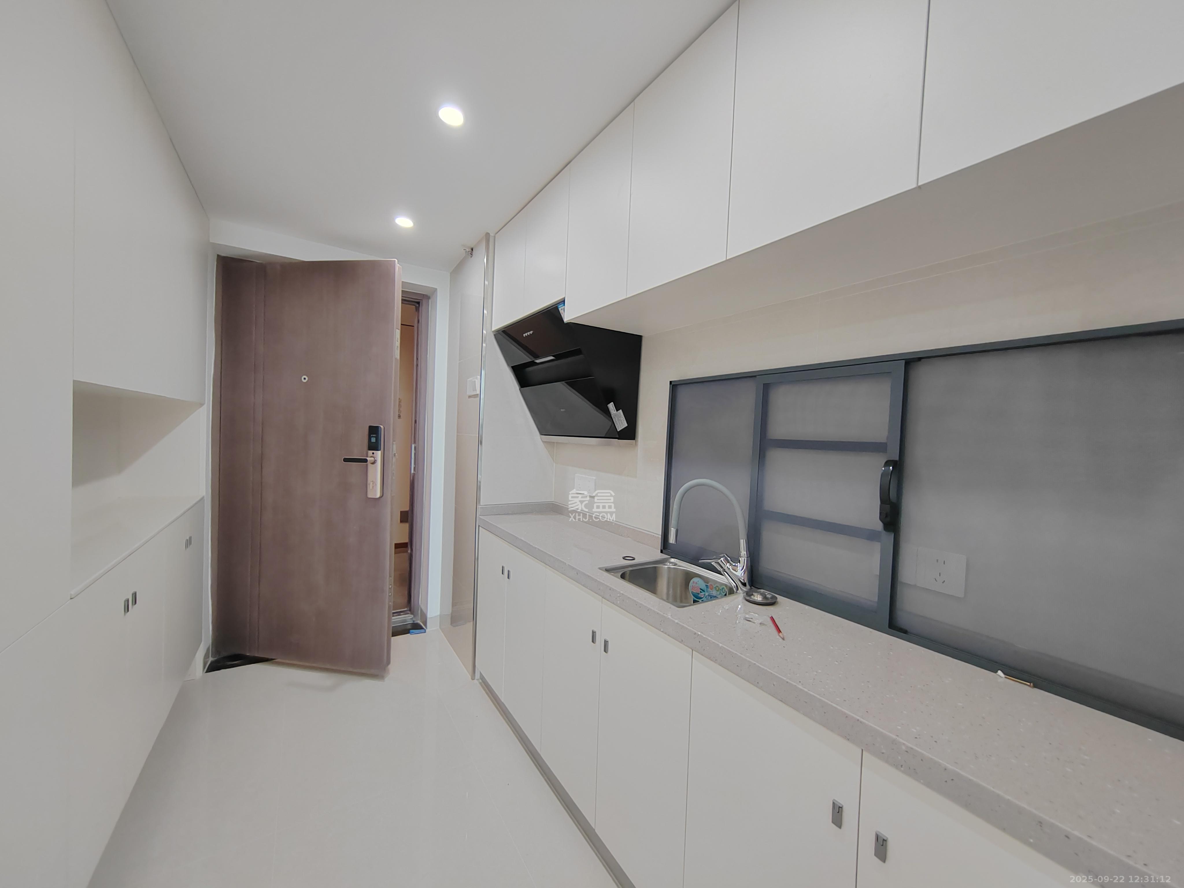 卓越中寰 1室0厅0卫 2400.0元/月 卓越中寰 1室0厅0卫 2400.0元/月室内图