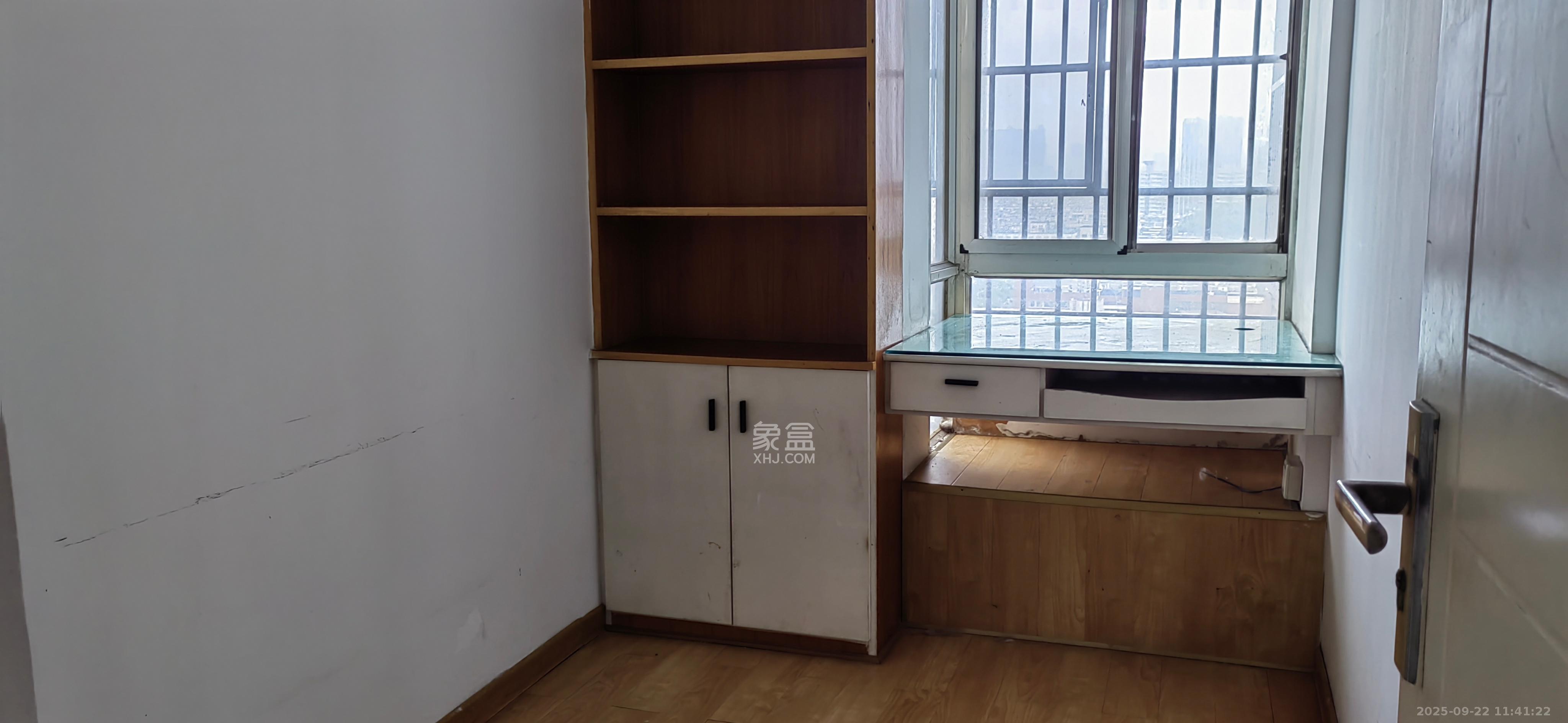 雄踞都市东家 2室1厅1卫 1800.0元/月 雄踞都市东家 2室1厅1卫 1800.0元/月室内图