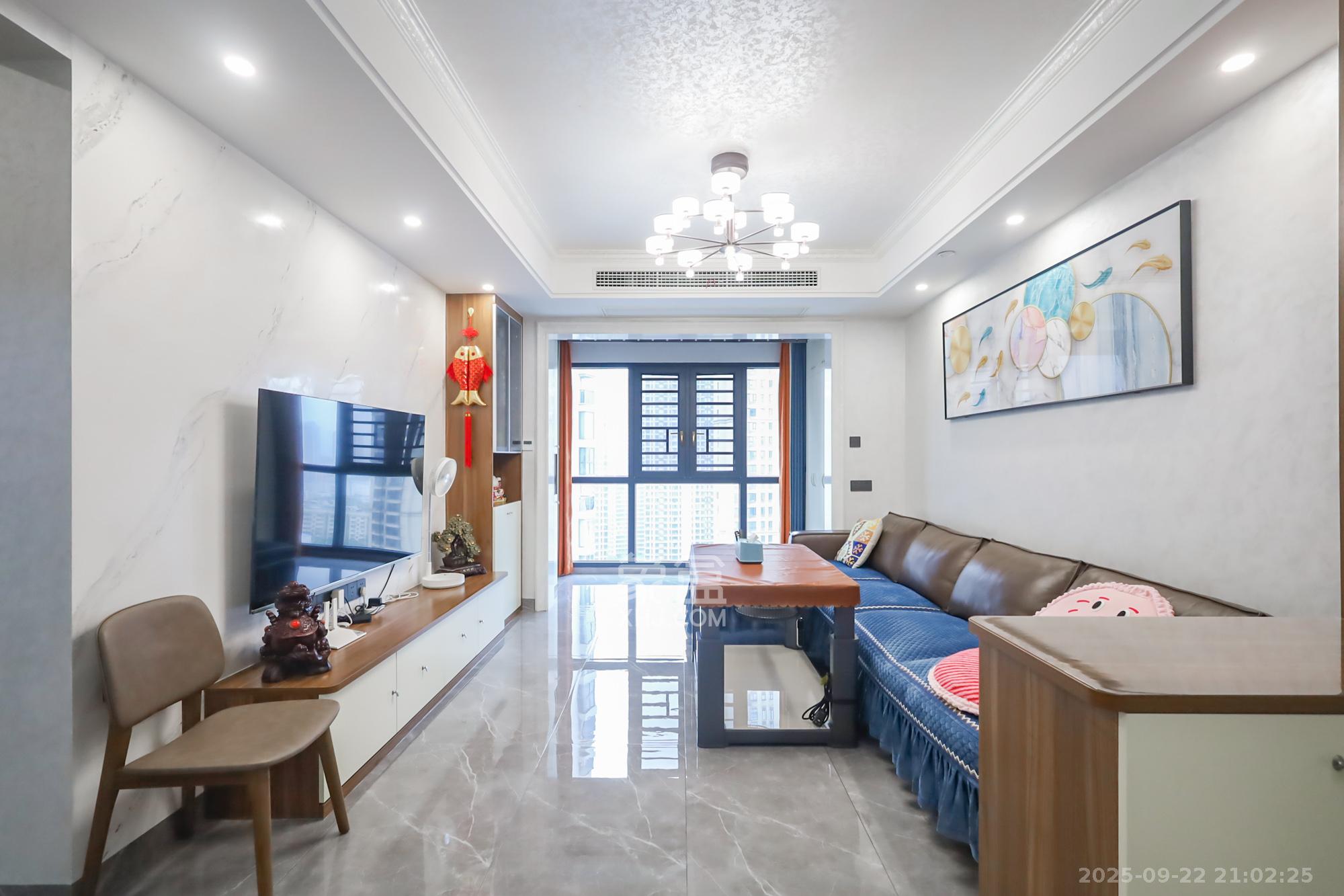 保利天禧D区 3室2厅2卫 196.0万 保利天禧D区 3室2厅2卫 196.0万客厅