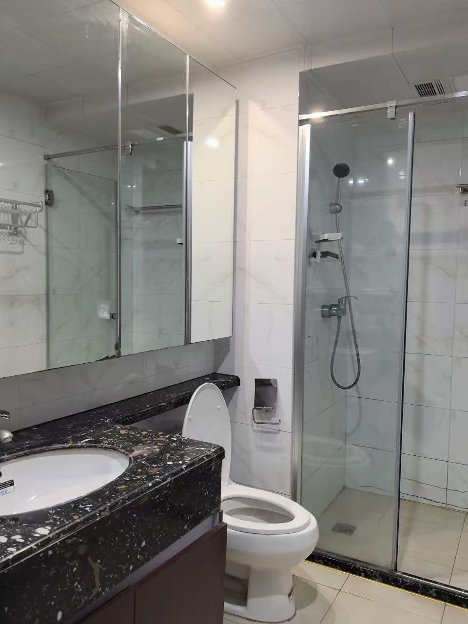 恒大绿洲 1室1厅1卫 1300.0元/月 恒大绿洲 1室1厅1卫 1300.0元/月室内图