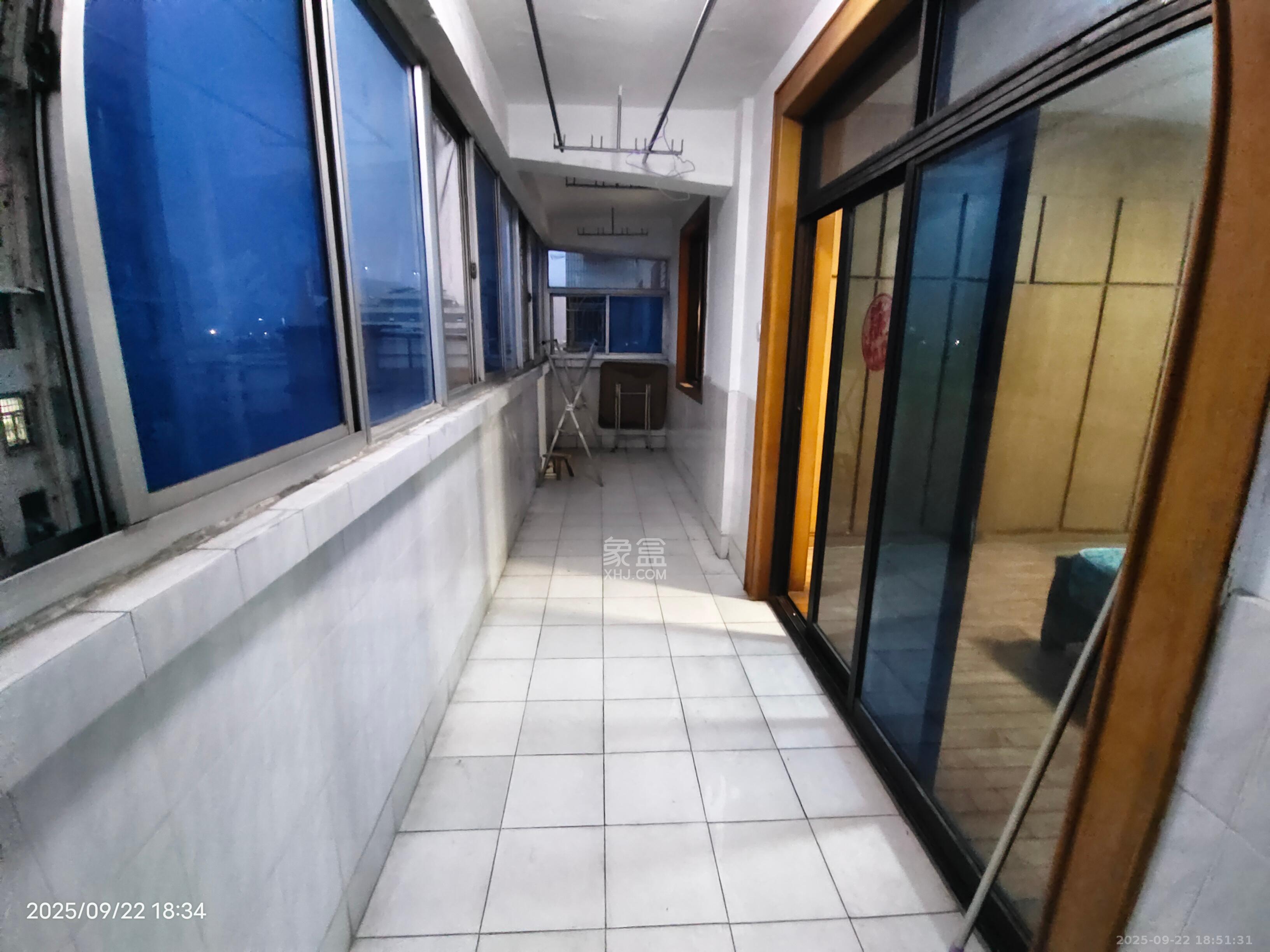 紫薇公寓 3室2厅1卫 1800.0元/月 紫薇公寓 3室2厅1卫 1800.0元/月室内图