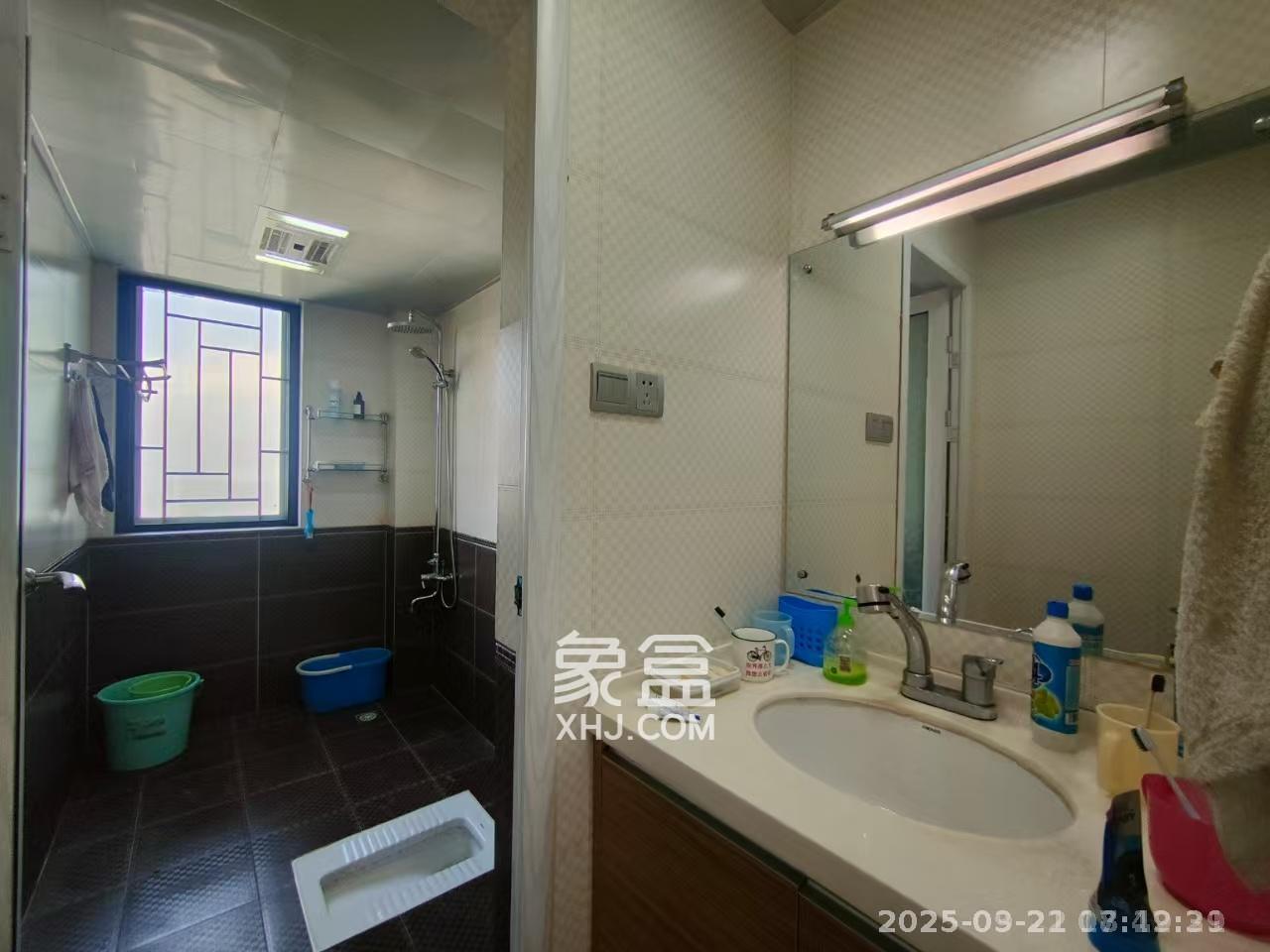 莱茵城  3室2厅2卫   2800.00元/月室内图