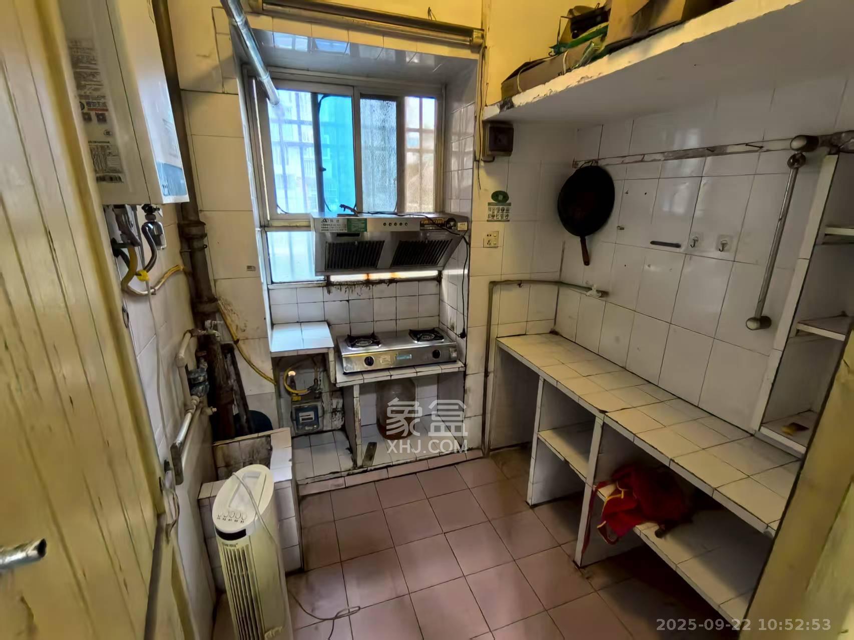 青山祠社区 2室1厅1卫 1300.0元/月 青山祠社区 2室1厅1卫 1300.0元/月室内图