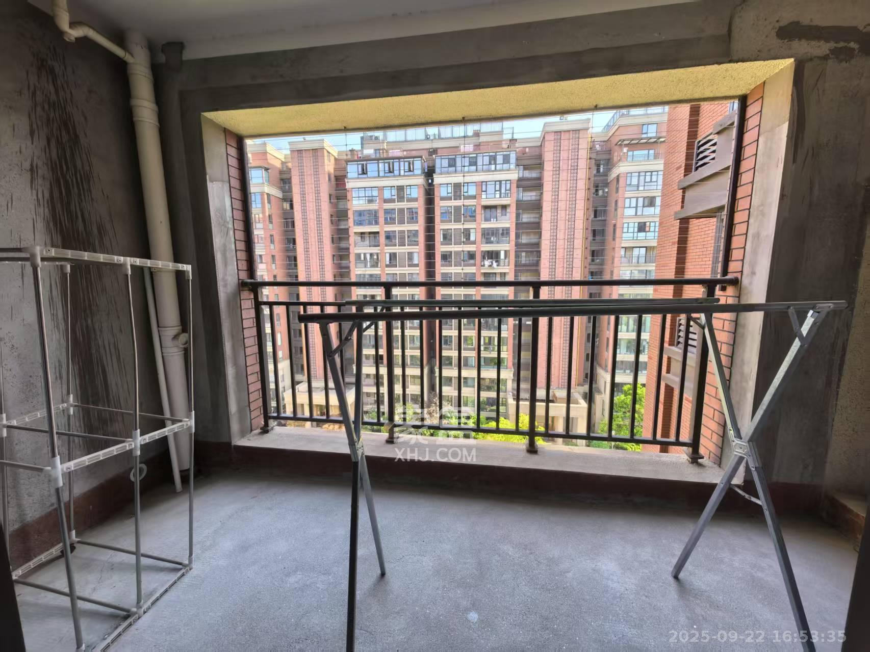 鑫远翡丽郡（鑫远翡丽雅苑）  4室2厅2卫    2600.0元/月室内图